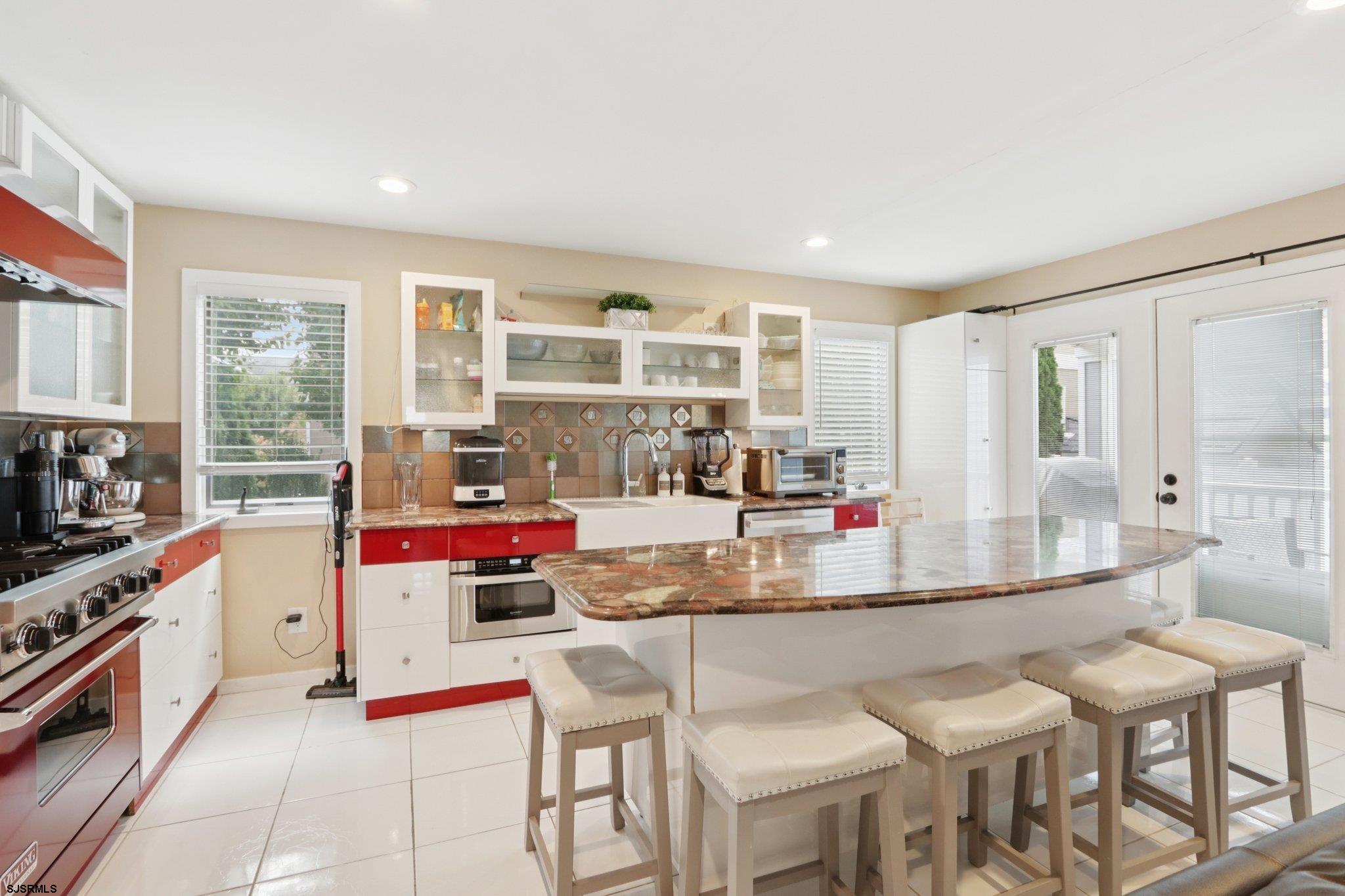 8 Seaside Ct