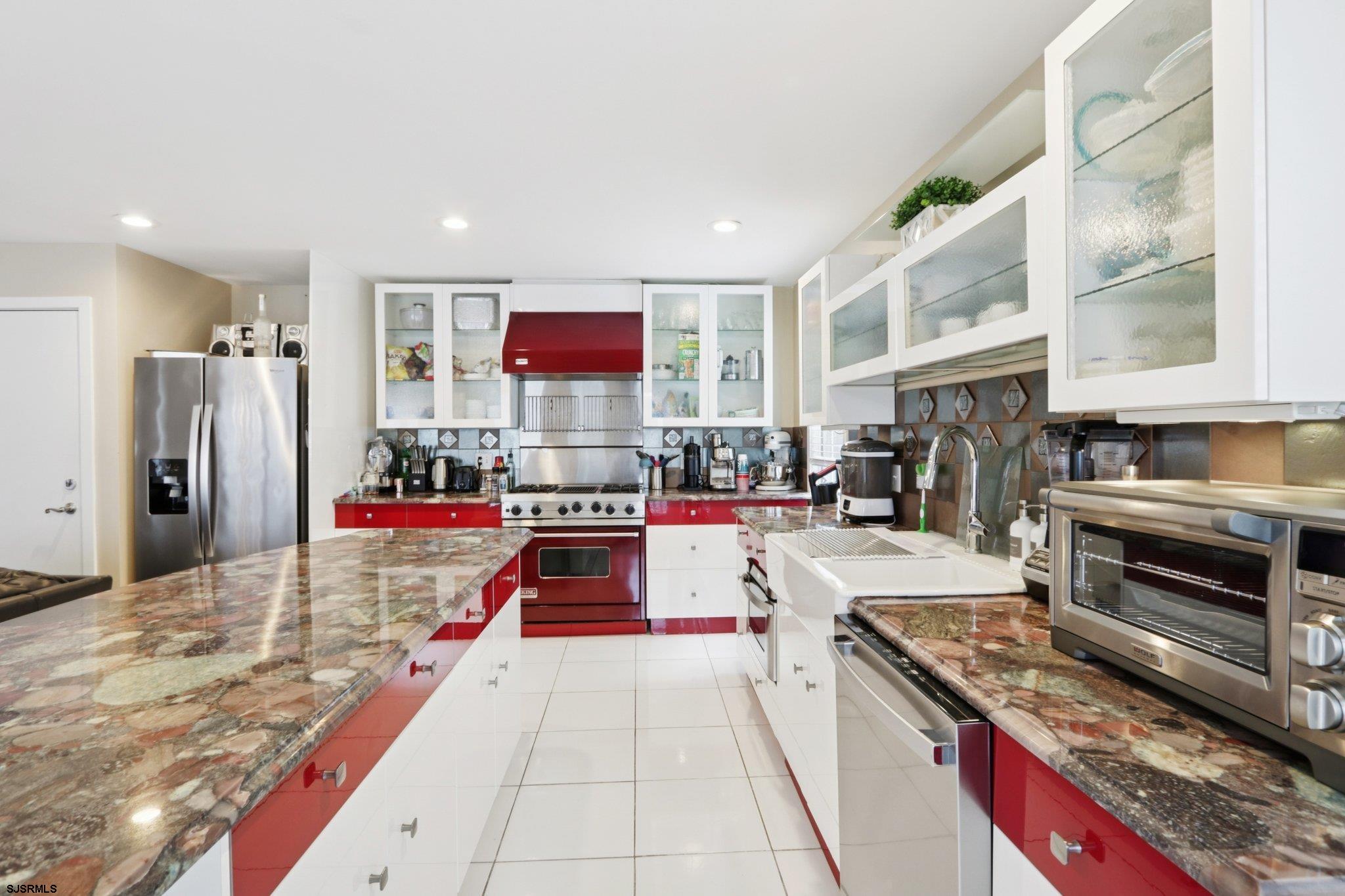 8 Seaside Ct