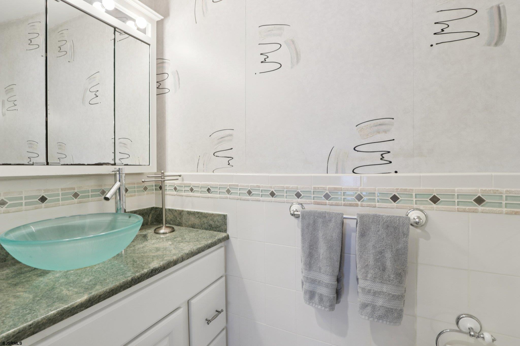 8 Seaside Ct