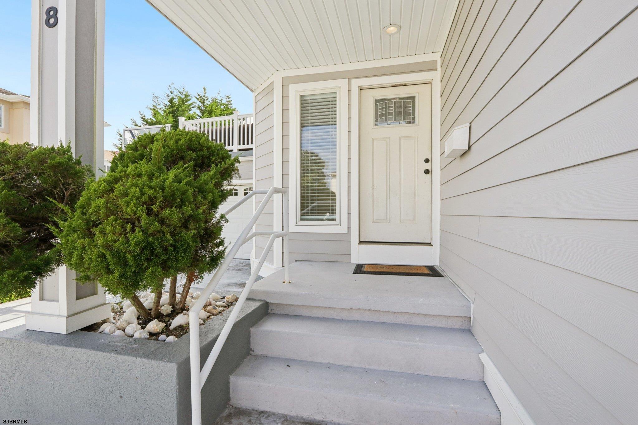 8 Seaside Ct