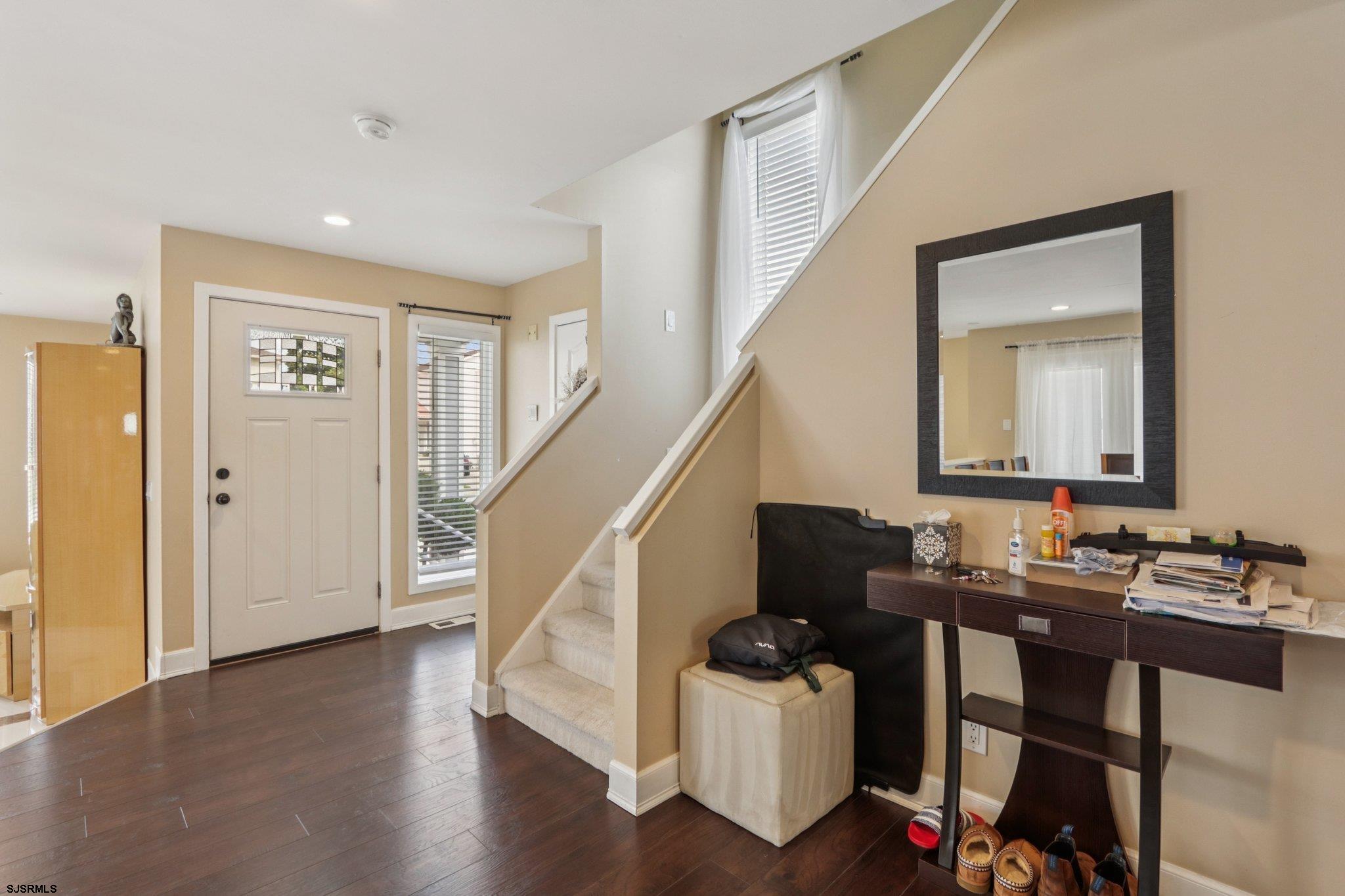 8 Seaside Ct