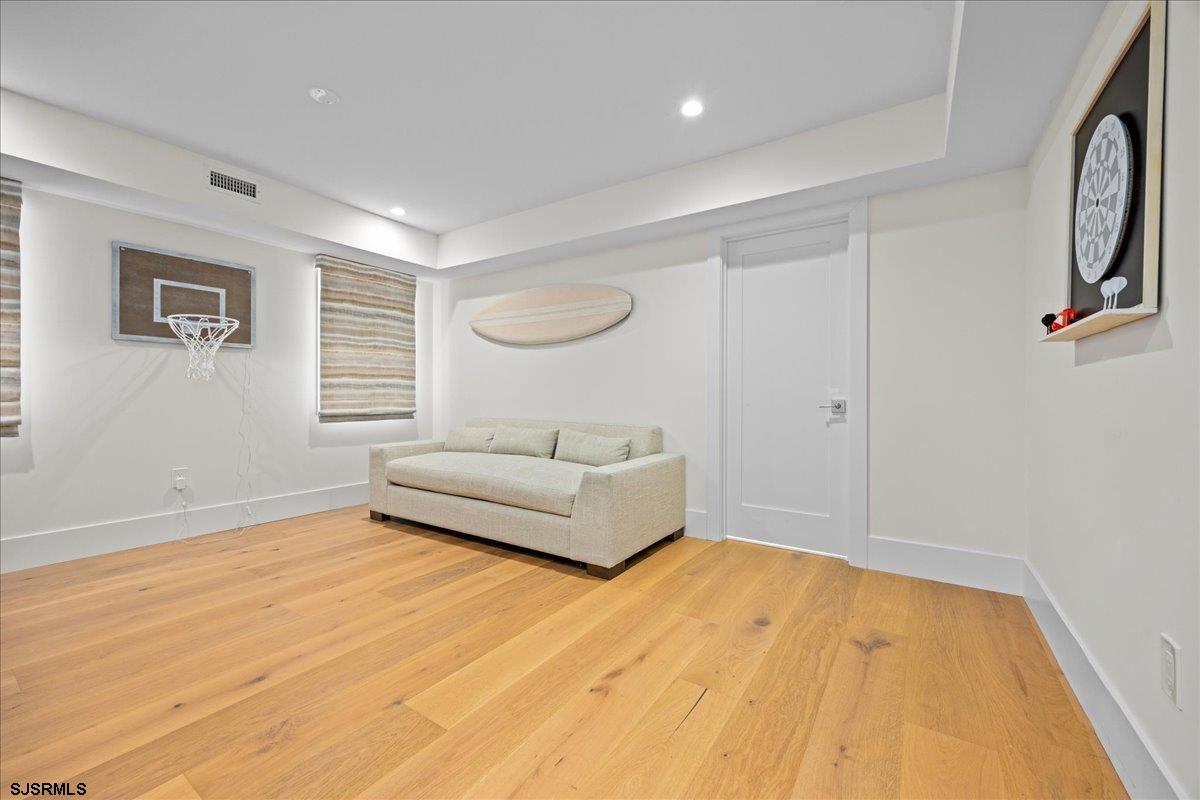 5505 Atlantic Avenue