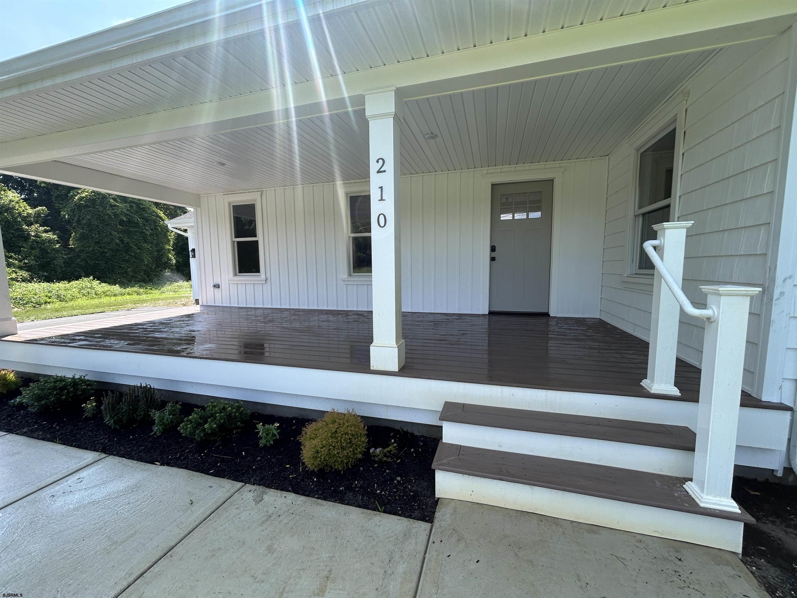 210 Perry