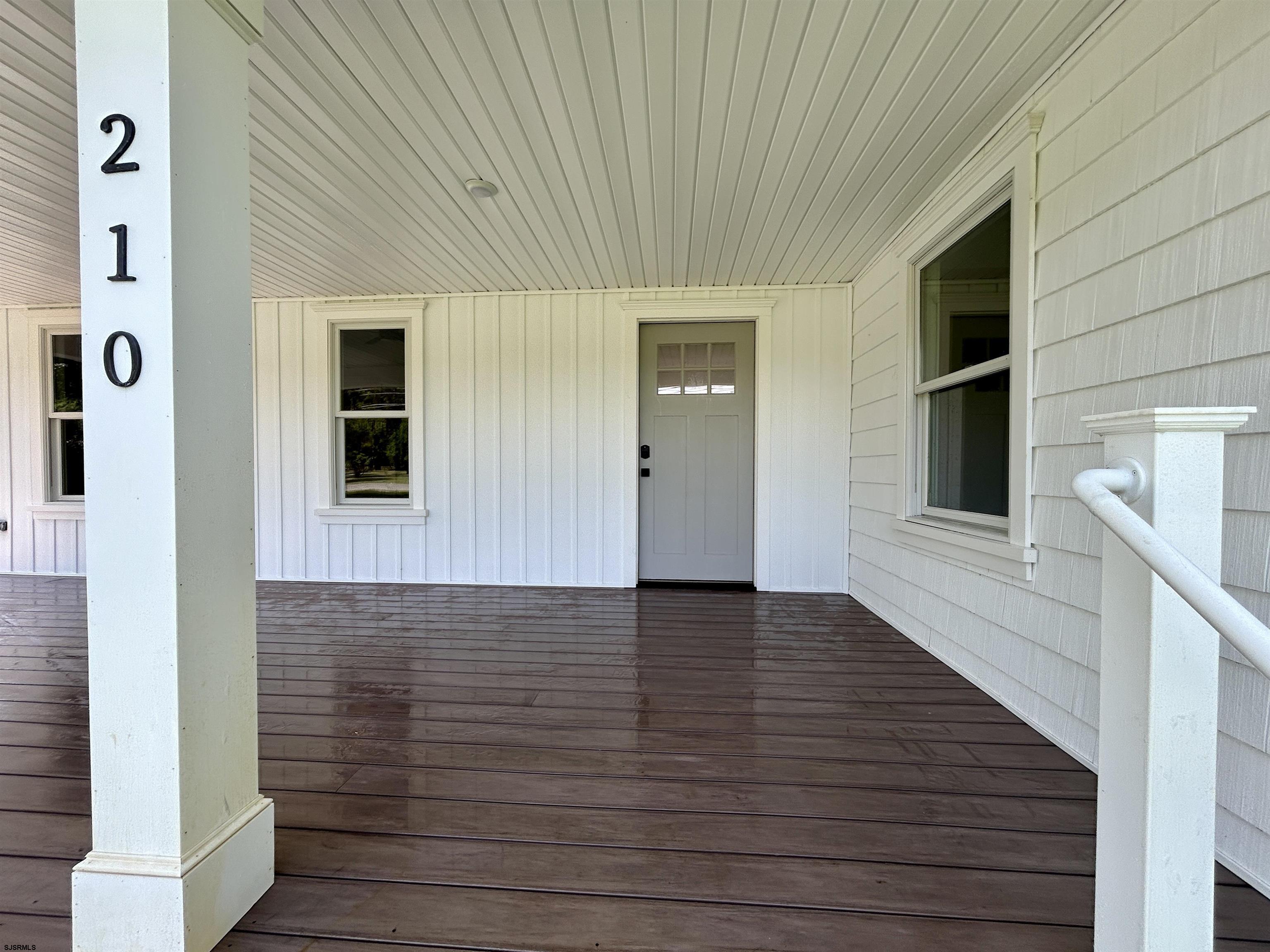 210 Perry