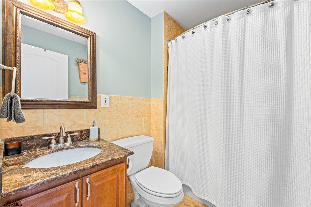 908 N Burghley Avenue