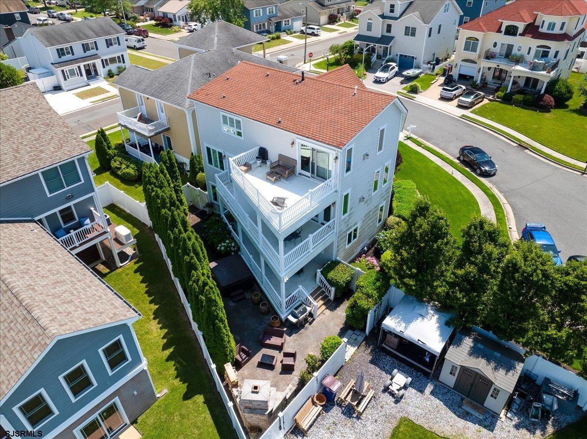 908 N Burghley Avenue