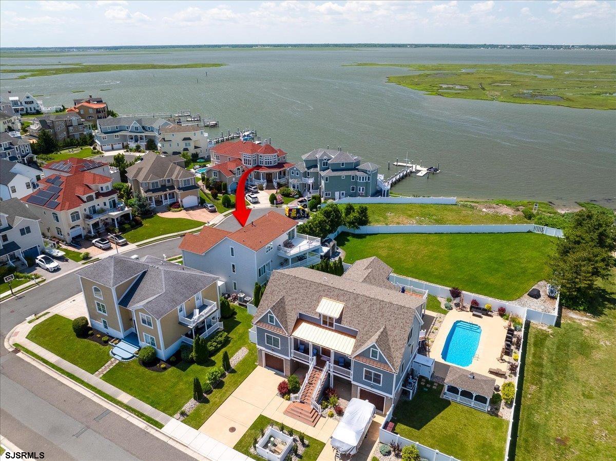 908 N Burghley Avenue