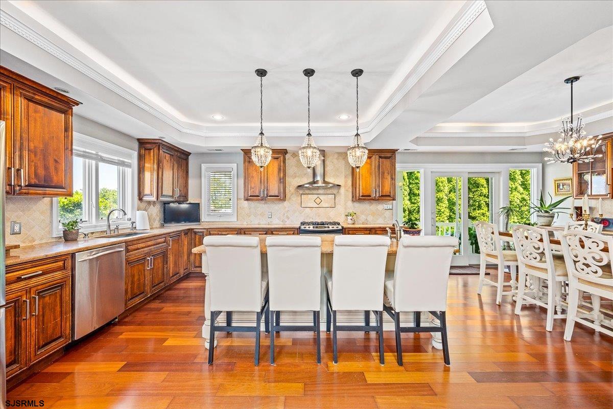 908 N Burghley Avenue - Picture 4