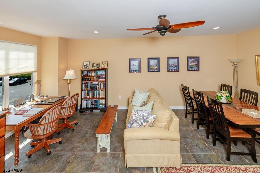 326 Sanderling Ln