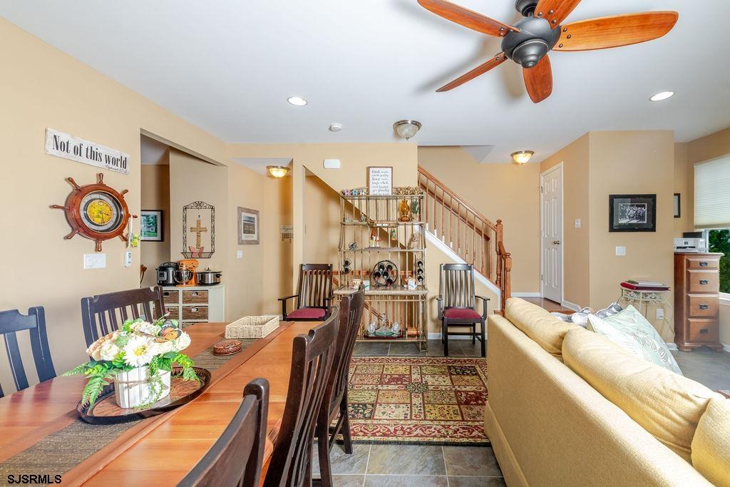 326 Sanderling Ln