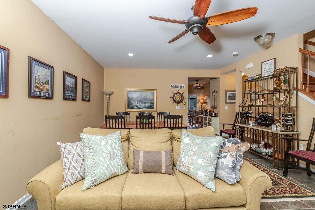 326 Sanderling Ln