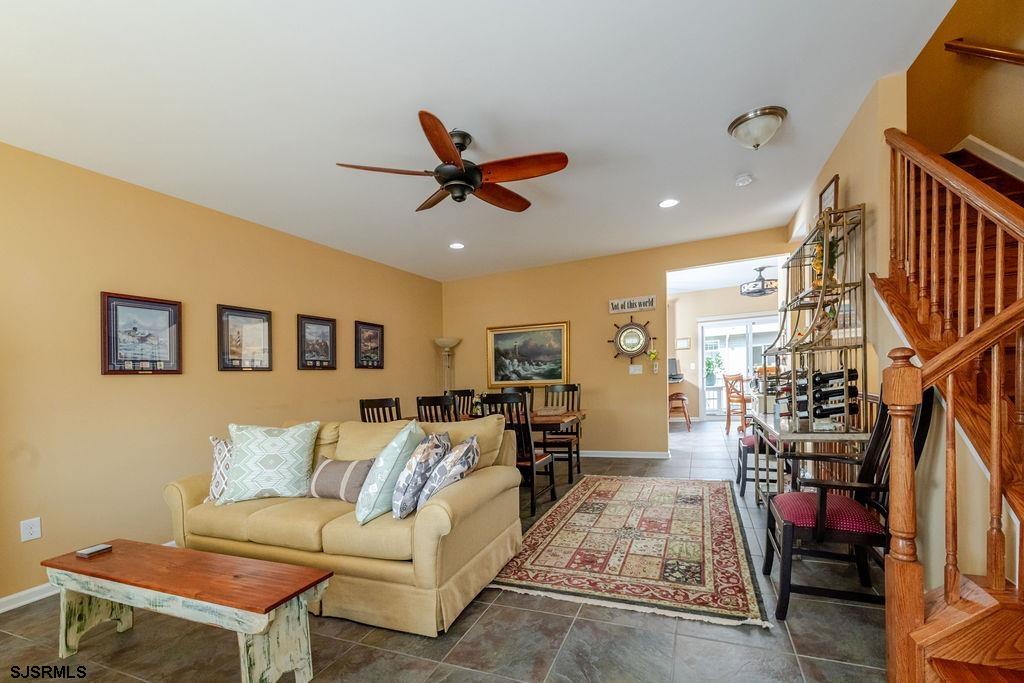 326 Sanderling Ln