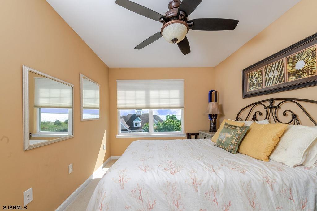 326 Sanderling Ln