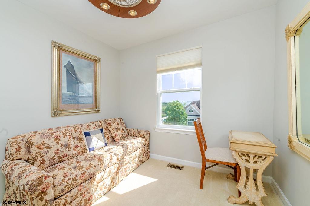326 Sanderling Ln