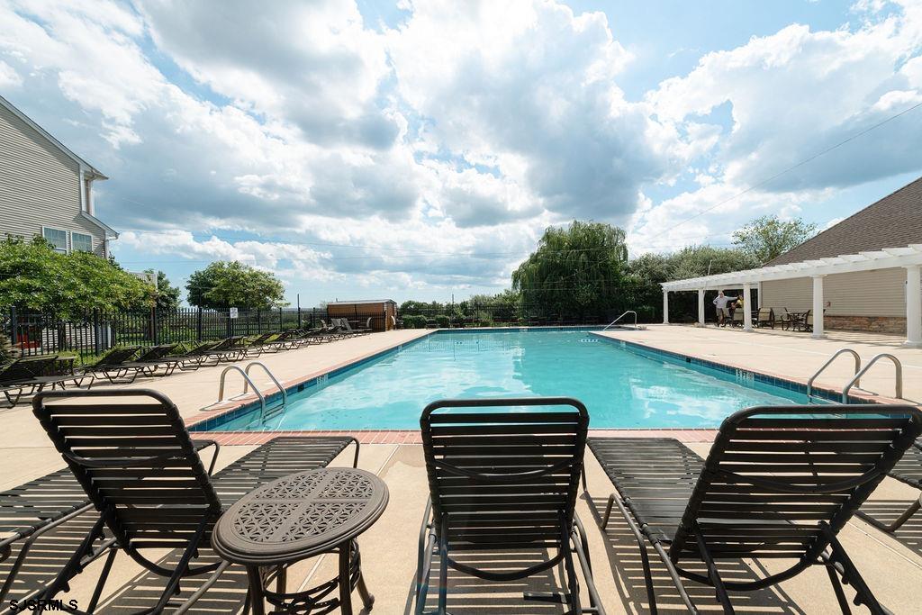 326 Sanderling Ln