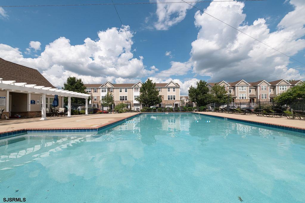 326 Sanderling Ln