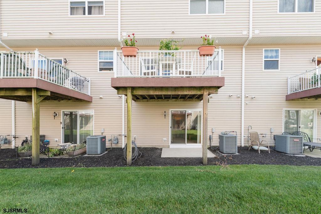 326 Sanderling Ln