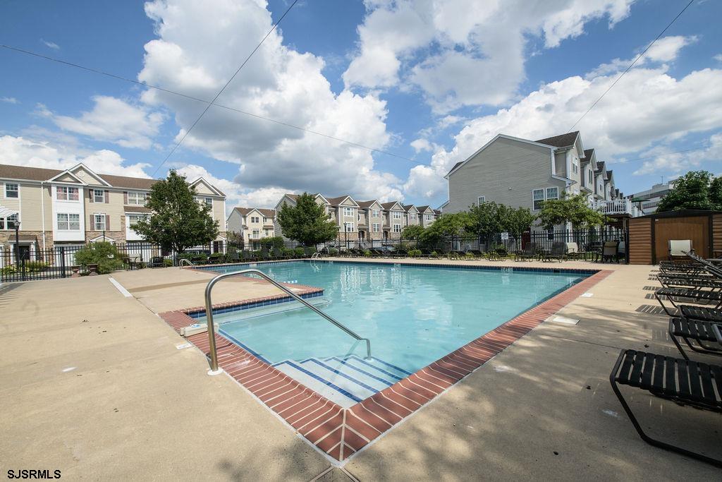 326 Sanderling Ln
