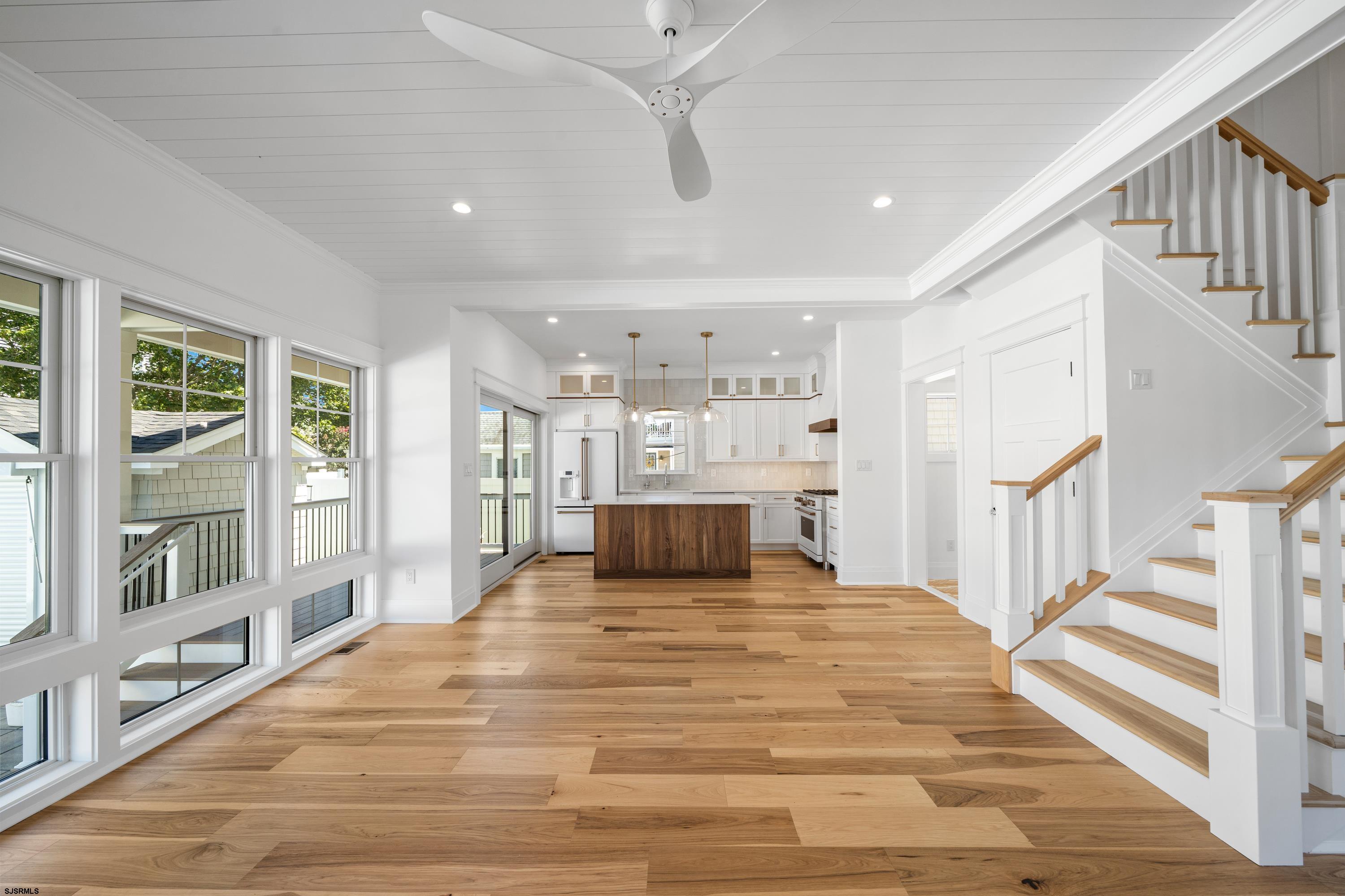 117 E Syracuse Avenue