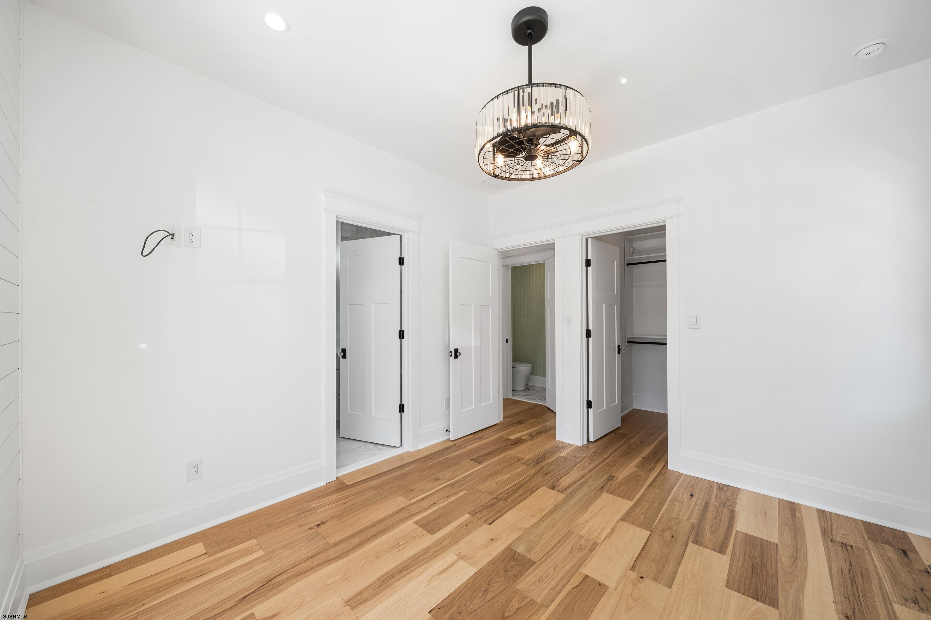 117 E Syracuse Avenue