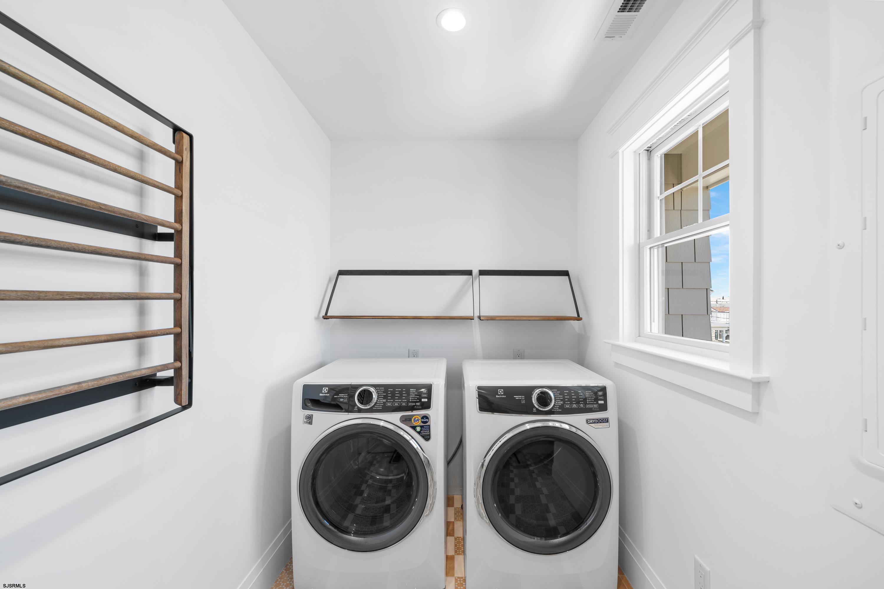 117 E Syracuse Avenue