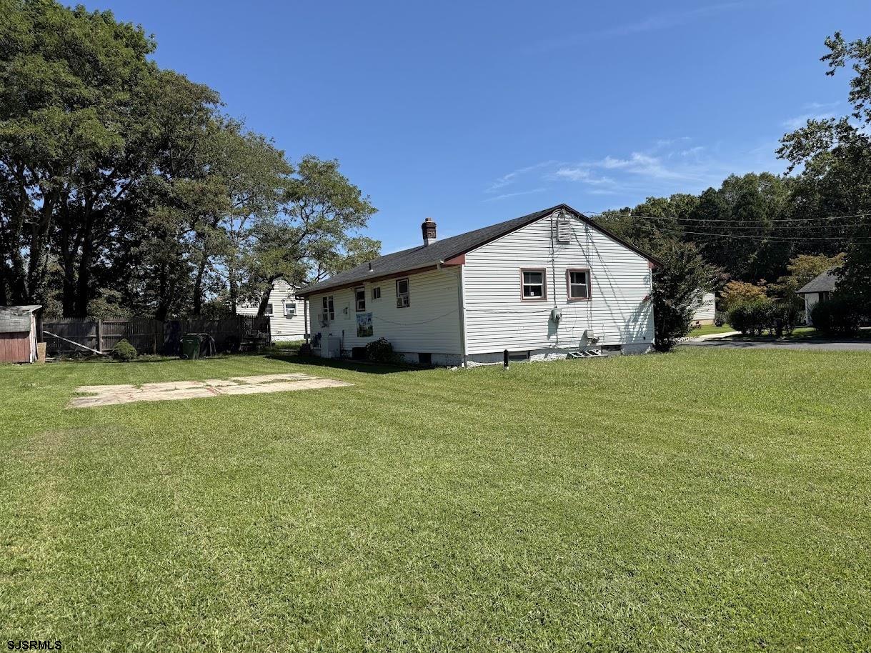 200` Gray Avenue - Picture 2