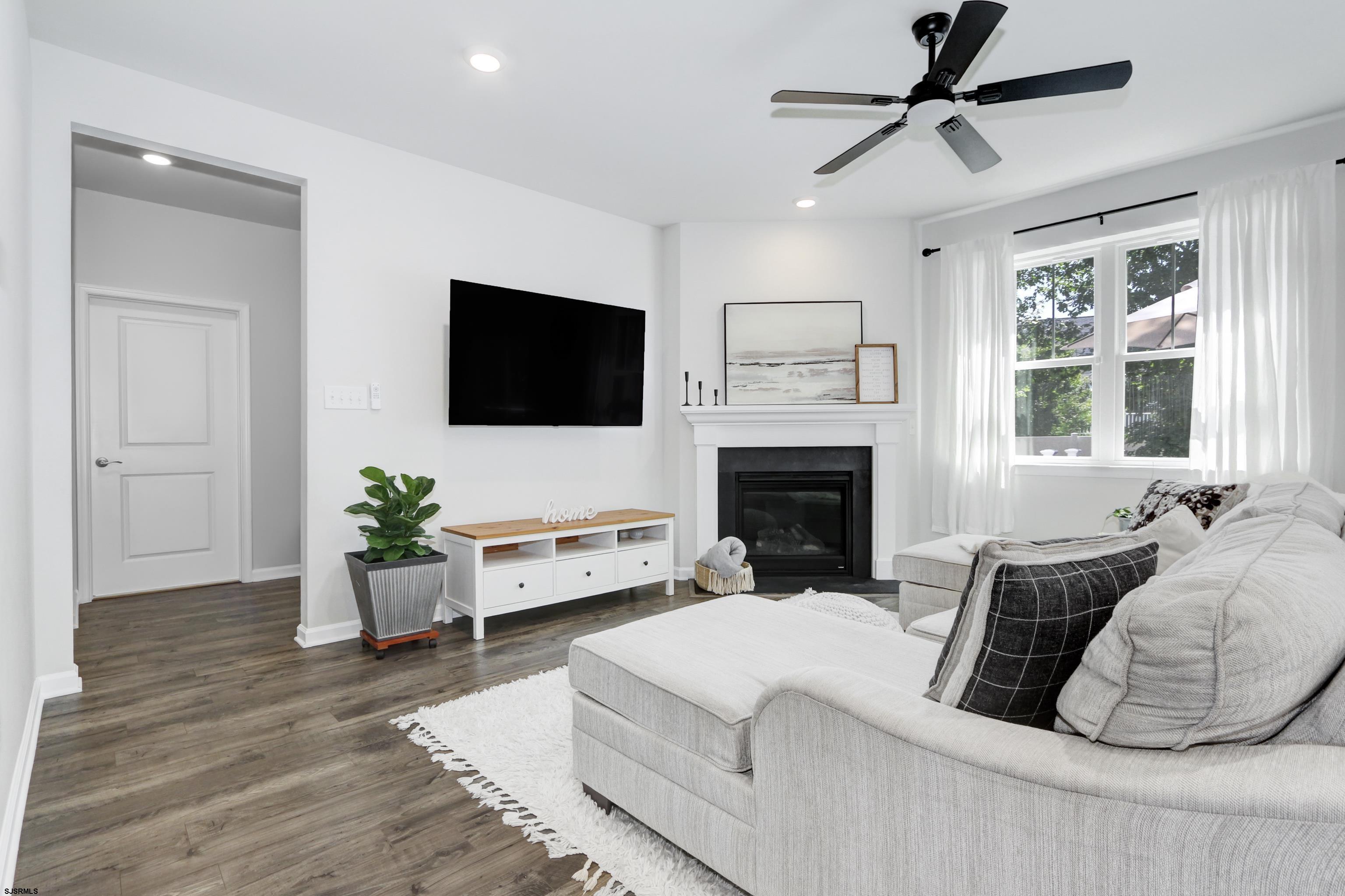 201 Spyglass Court