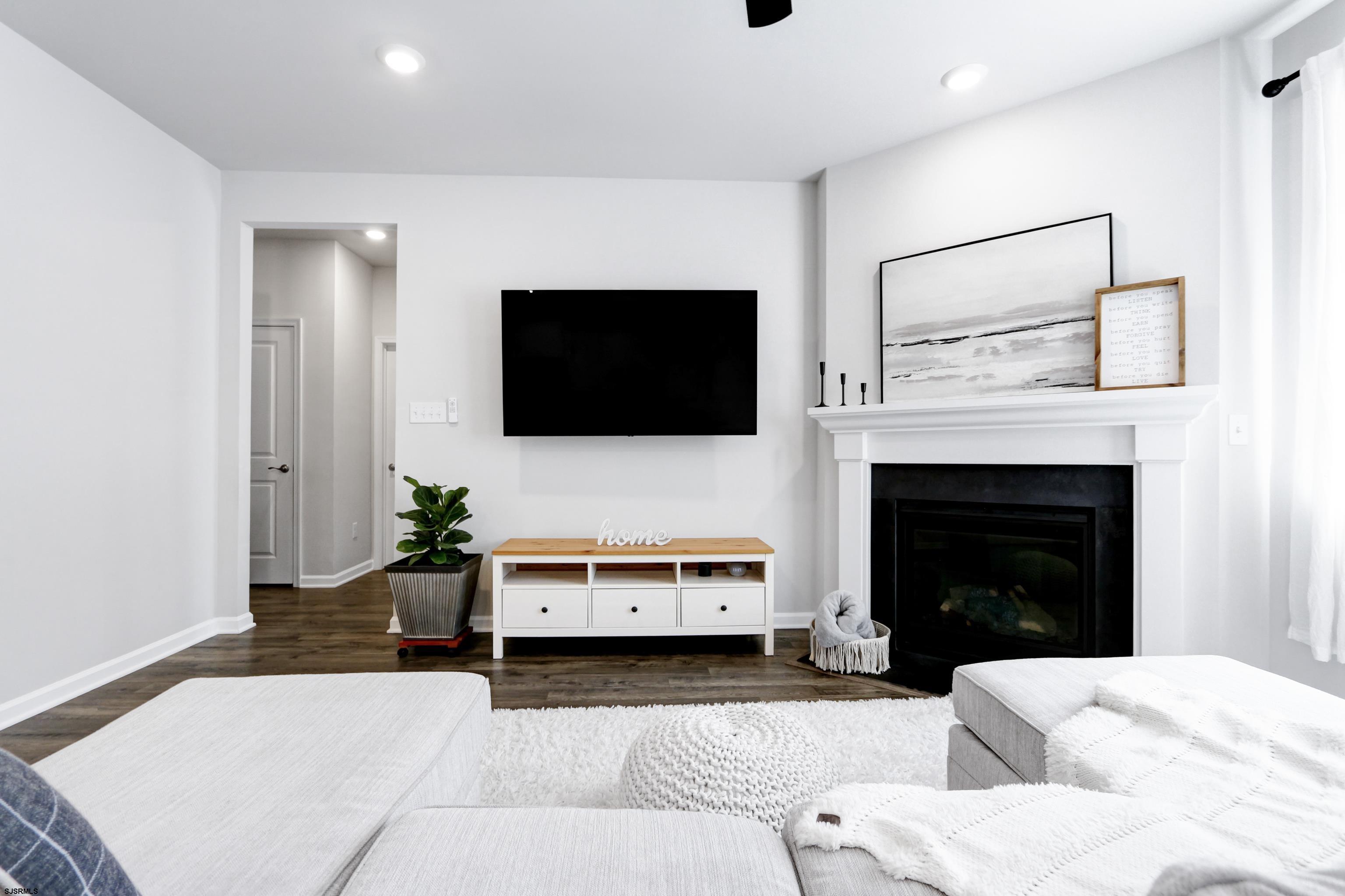 201 Spyglass Court