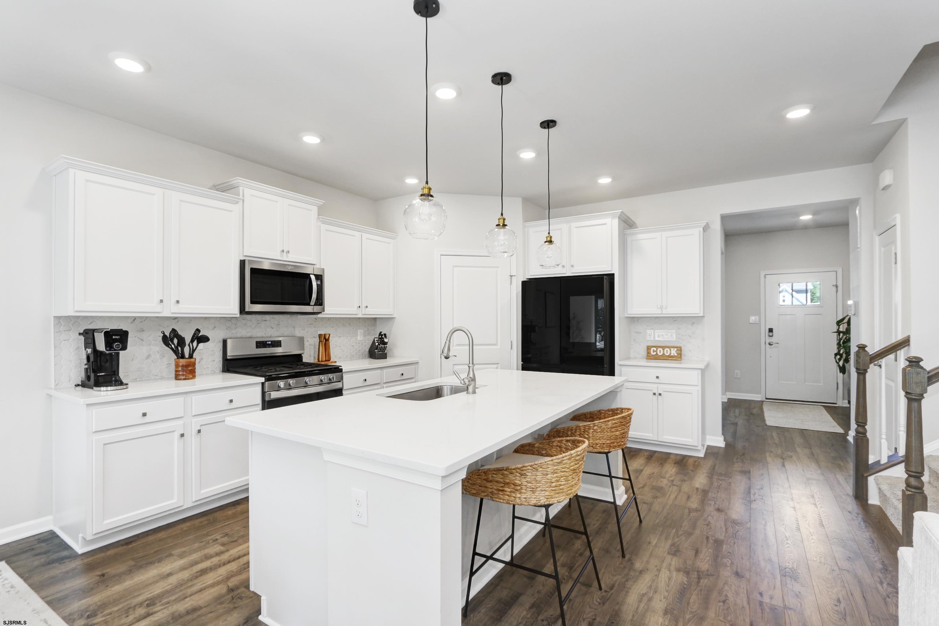 201 Spyglass Court