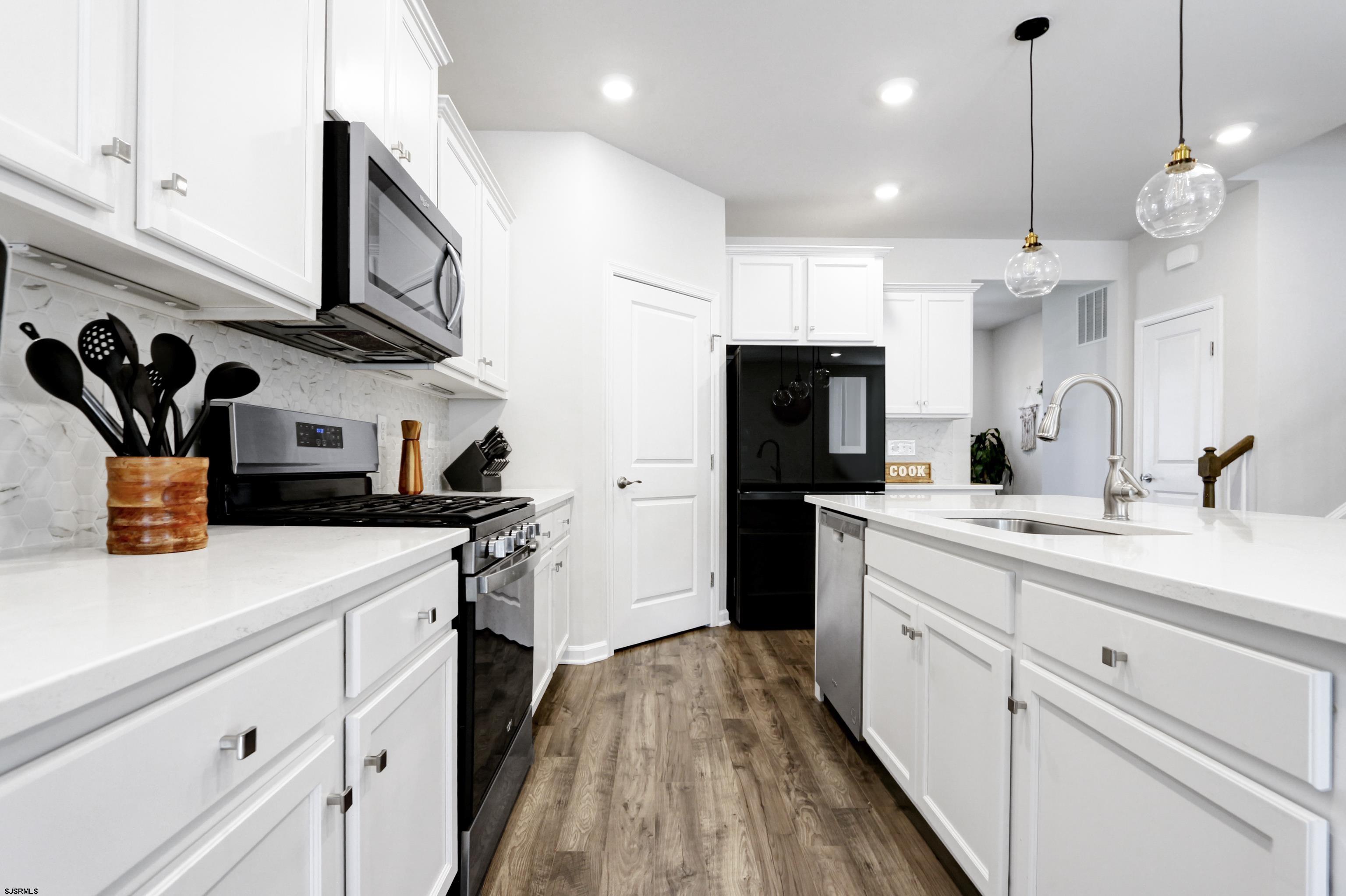 201 Spyglass Court