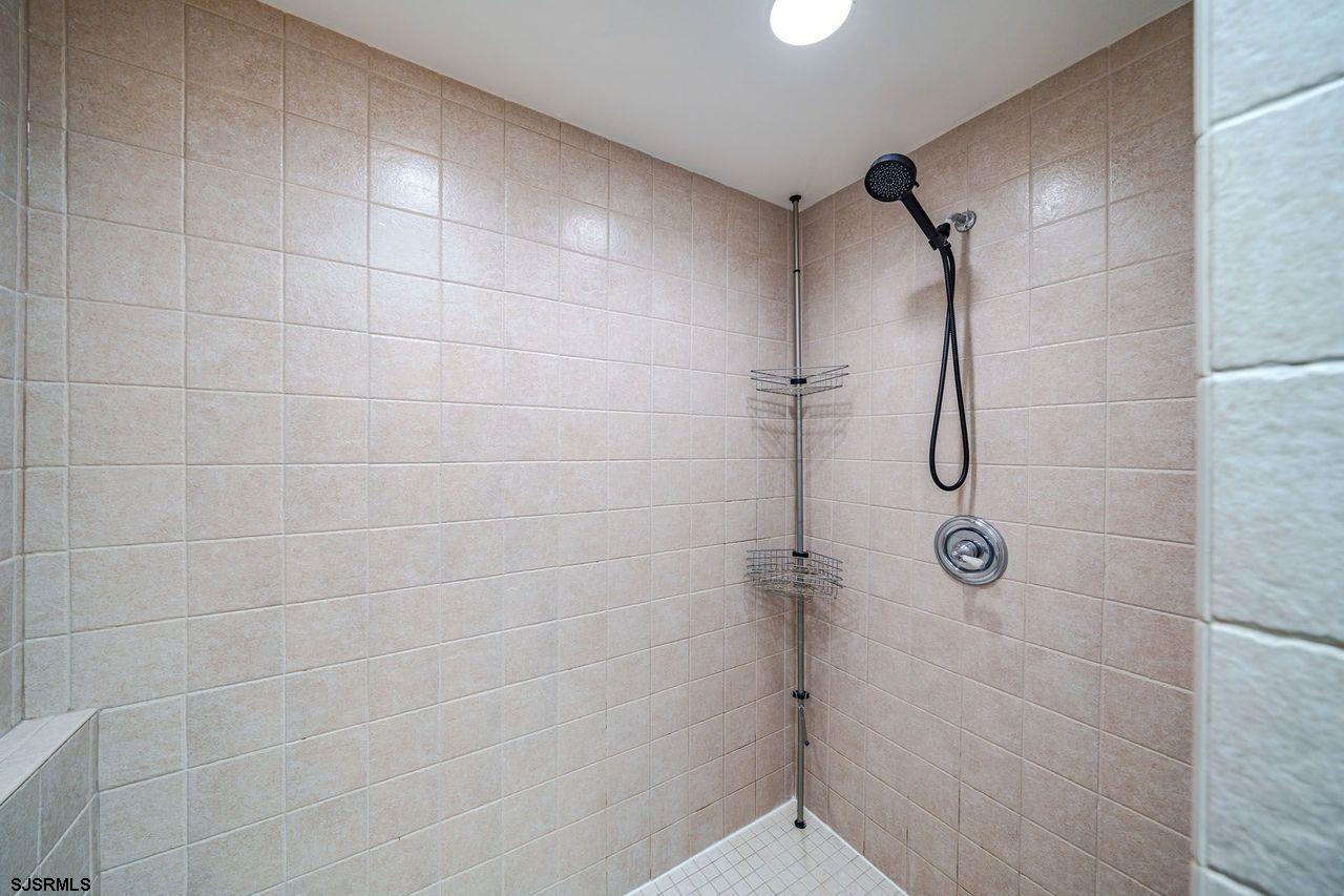 1016 Harbour Cove
