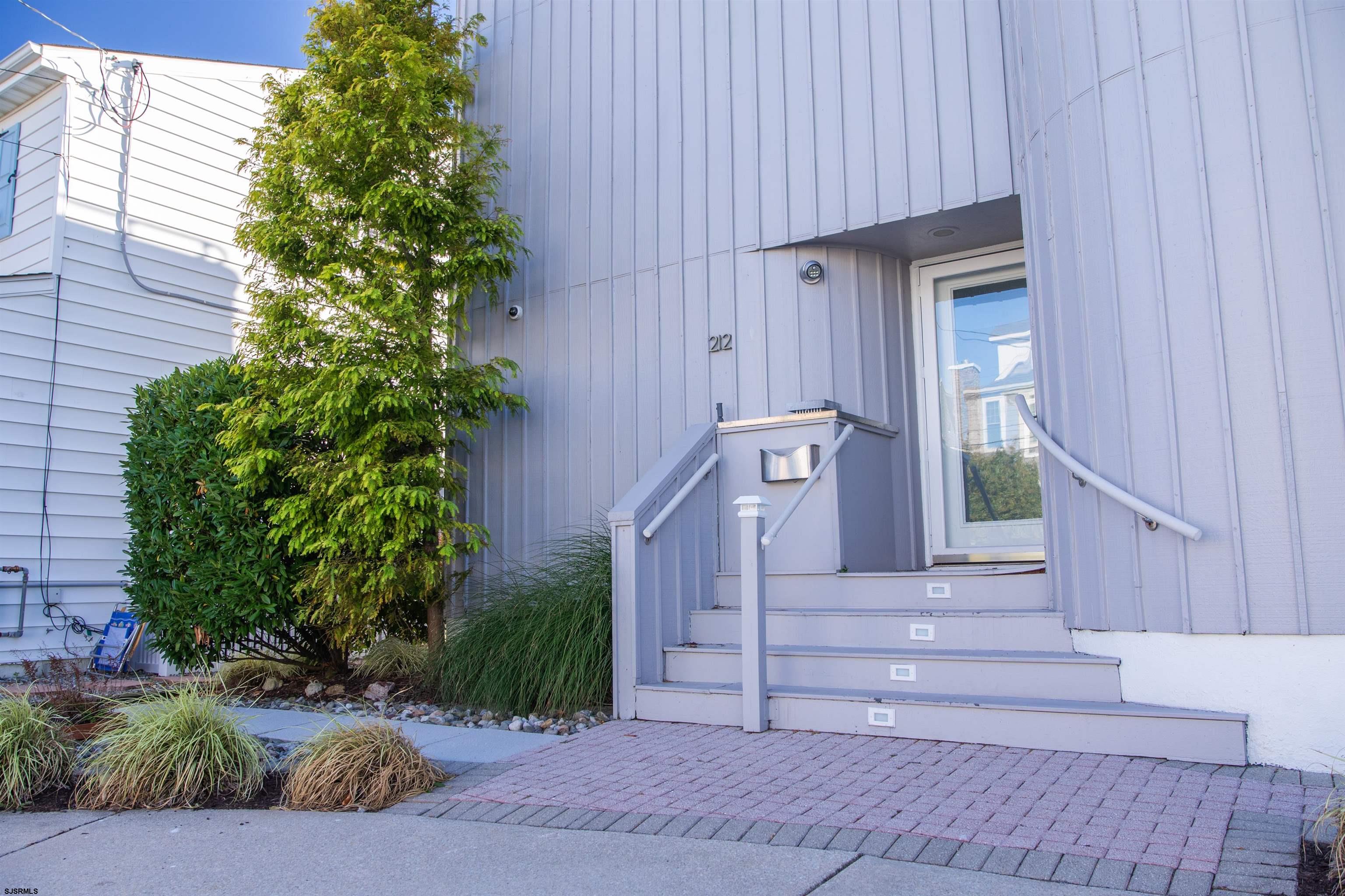 212 N 33rd Avenue - Picture 2