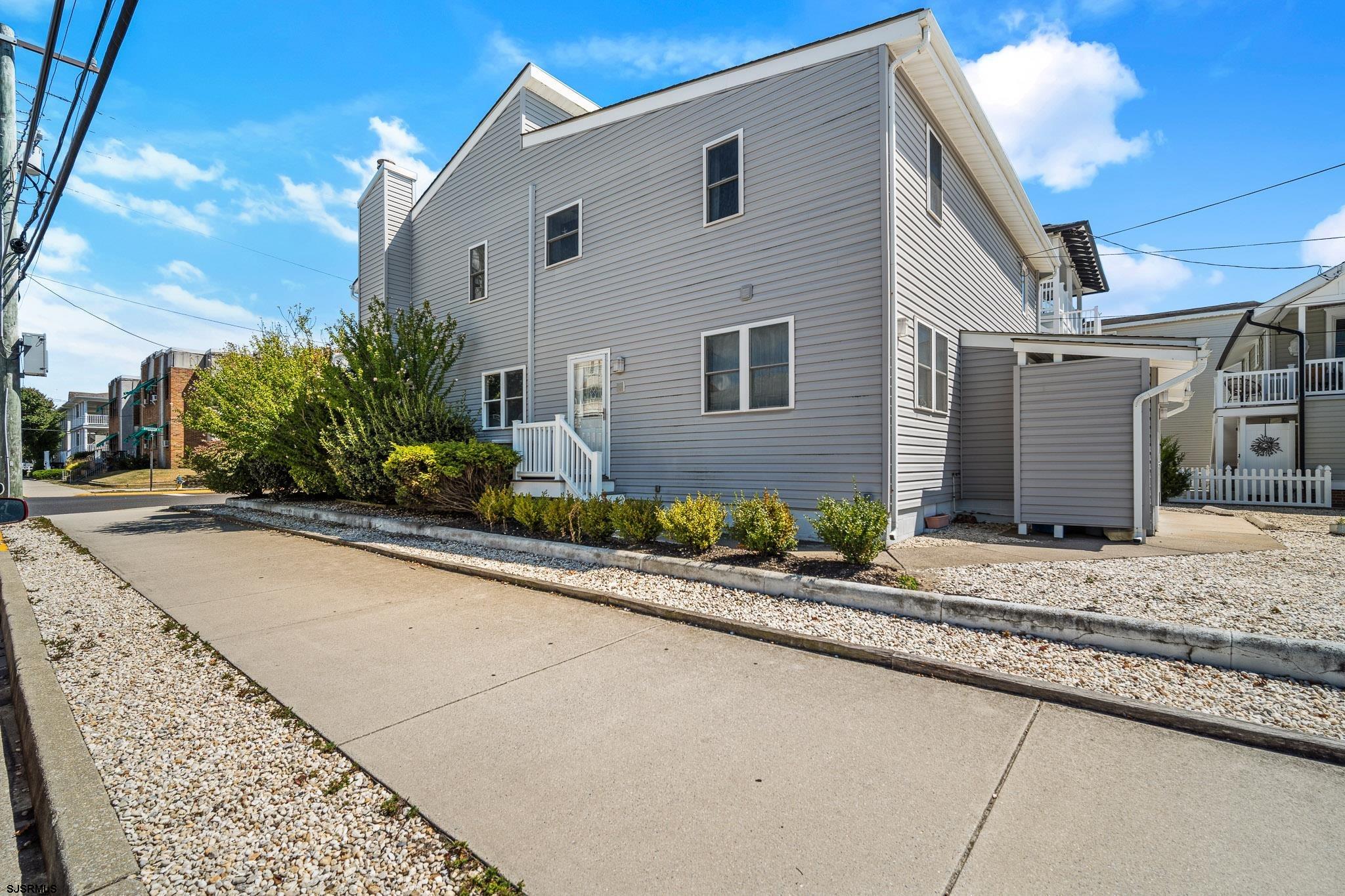 800 Brighton Pl - Picture 2