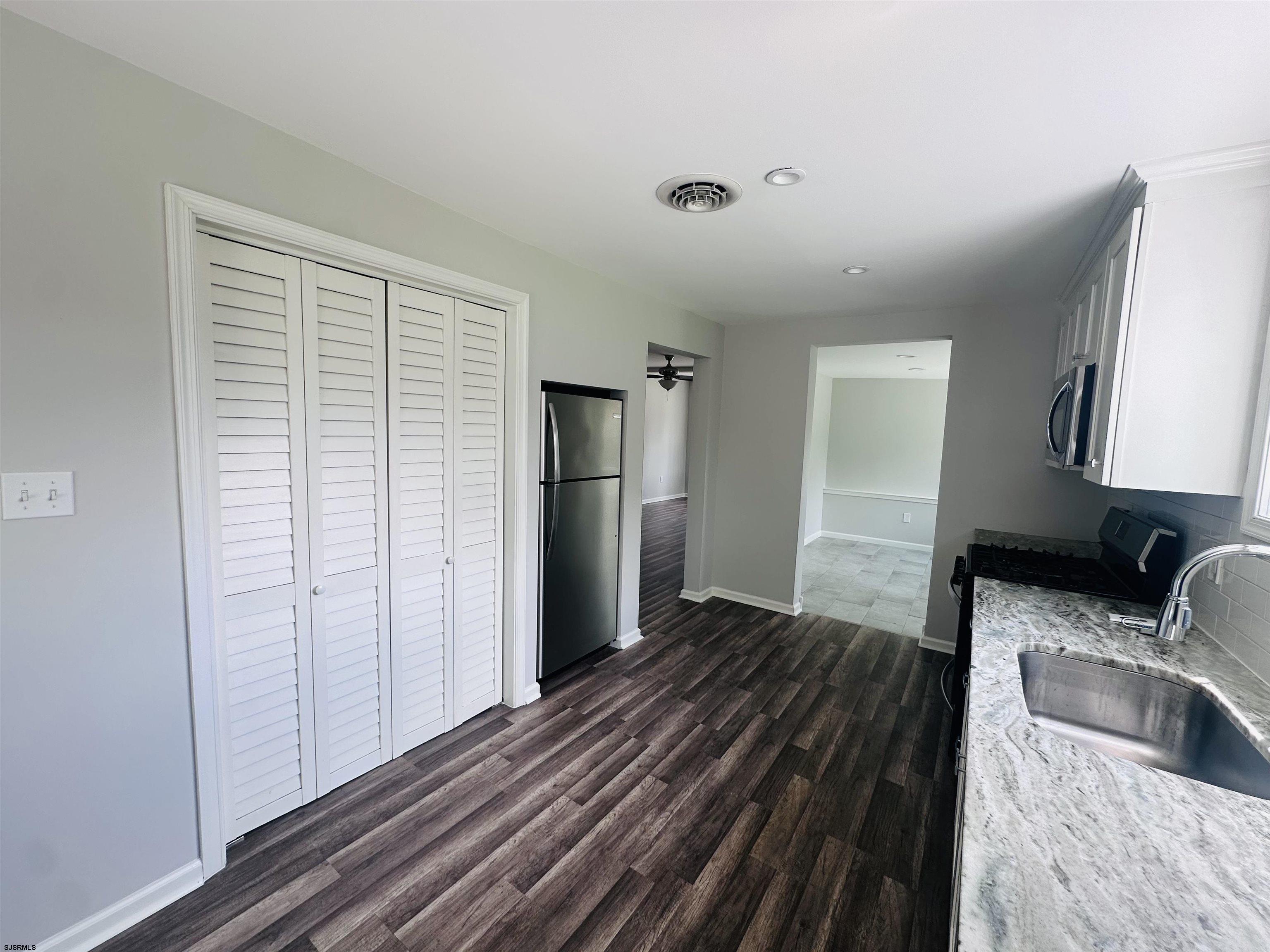 605 Pitney Road - Picture 2