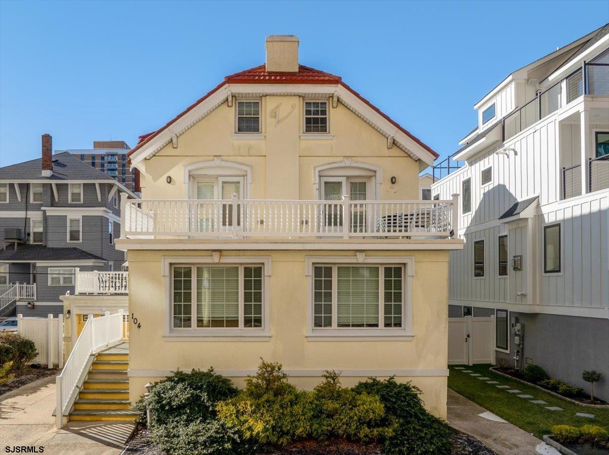 104 S Oakland Avenue