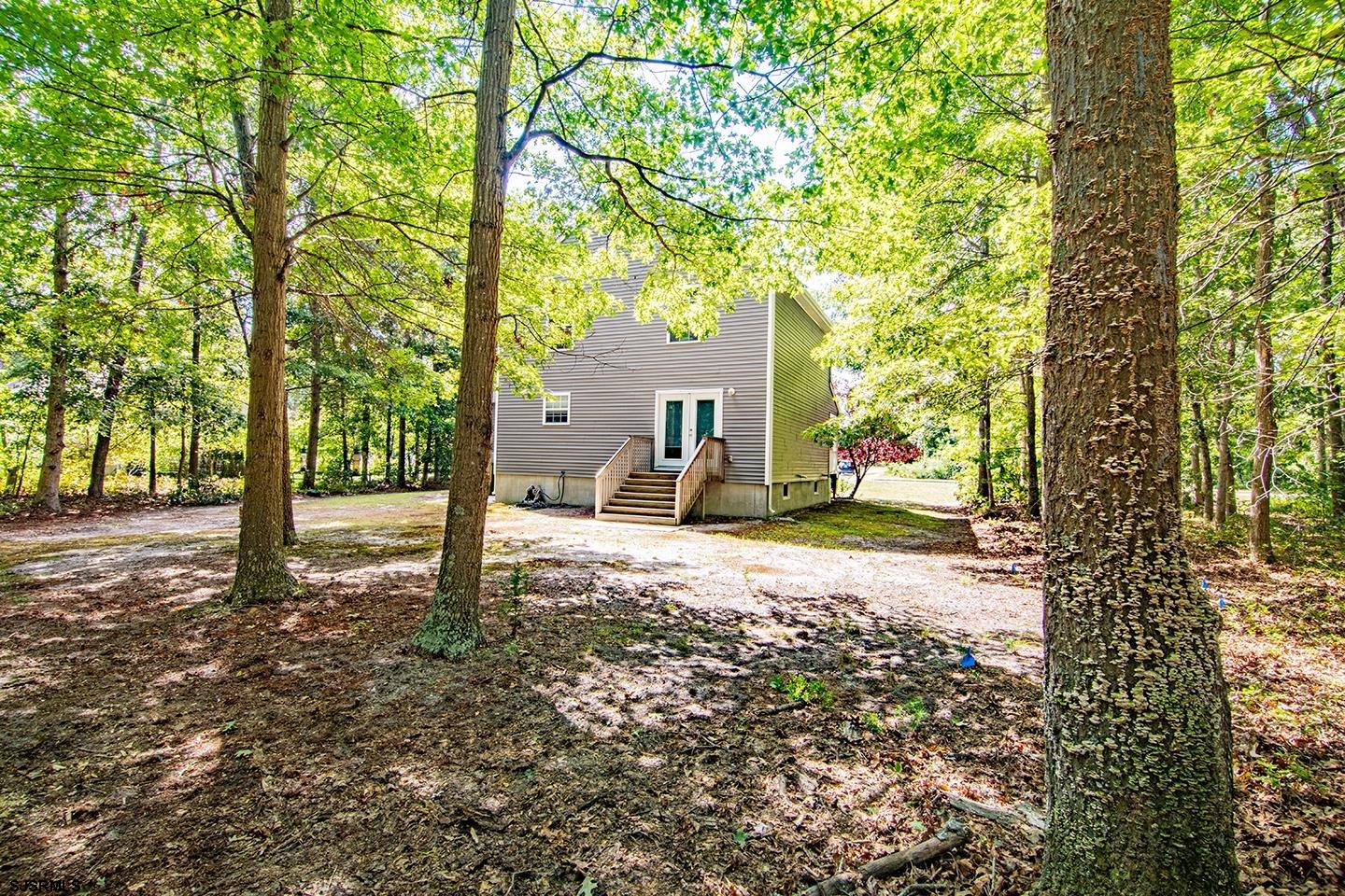 110 Bayberry Avenue - Picture 3