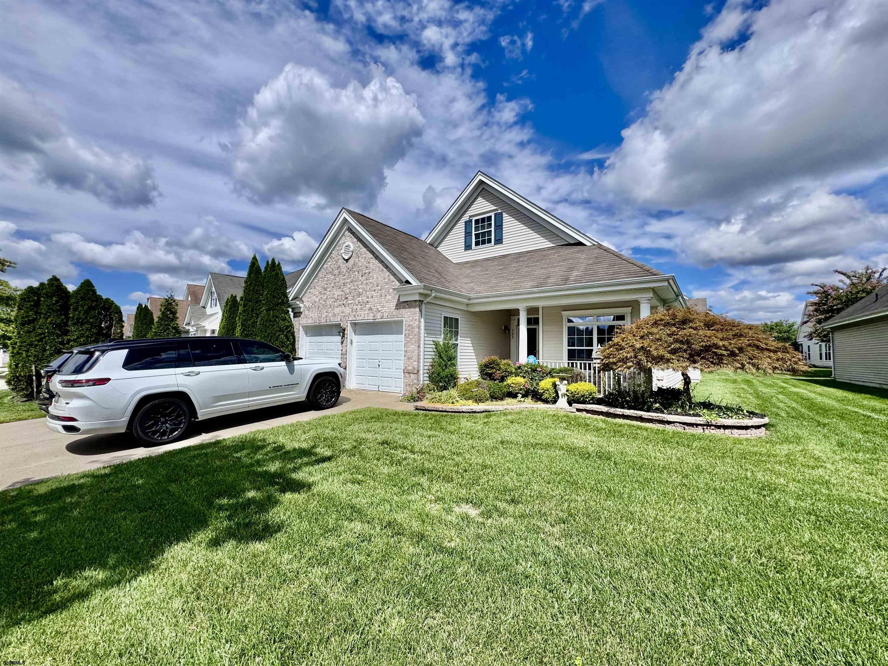 323 McClellan Road - Picture 1