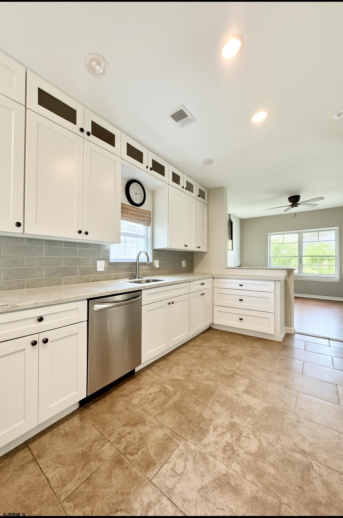 323 McClellan Road - Picture 3