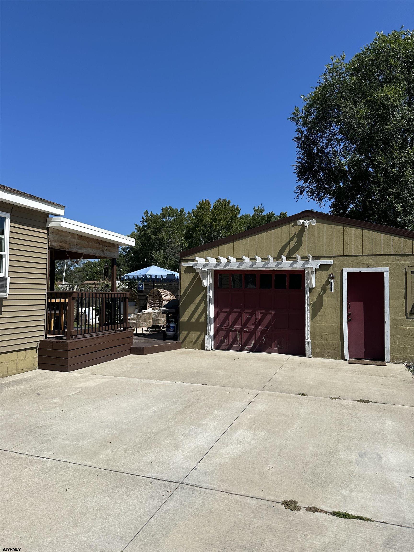 1321 W North Street - Picture 2