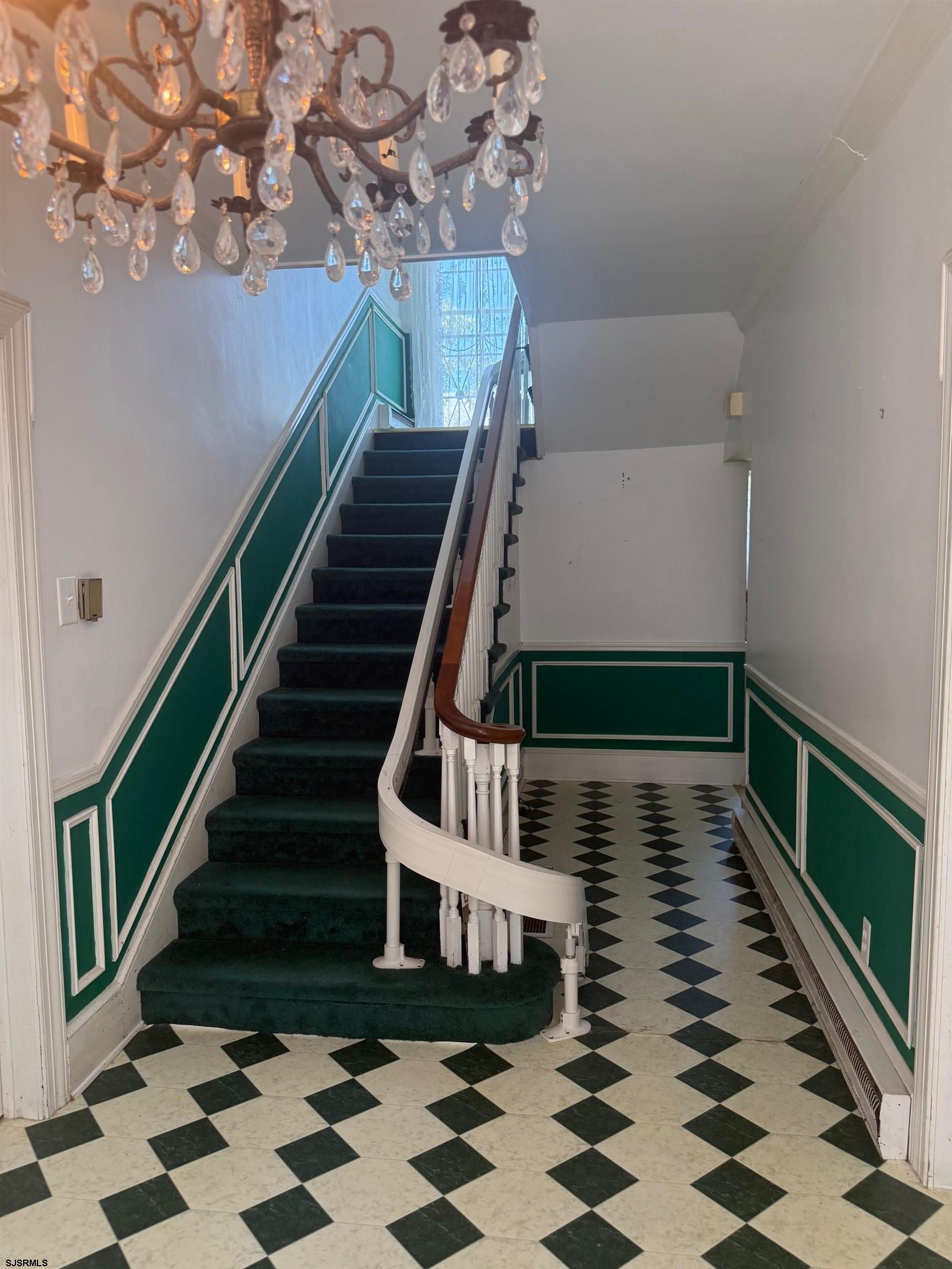 13 Fairway Avenue - Picture 1