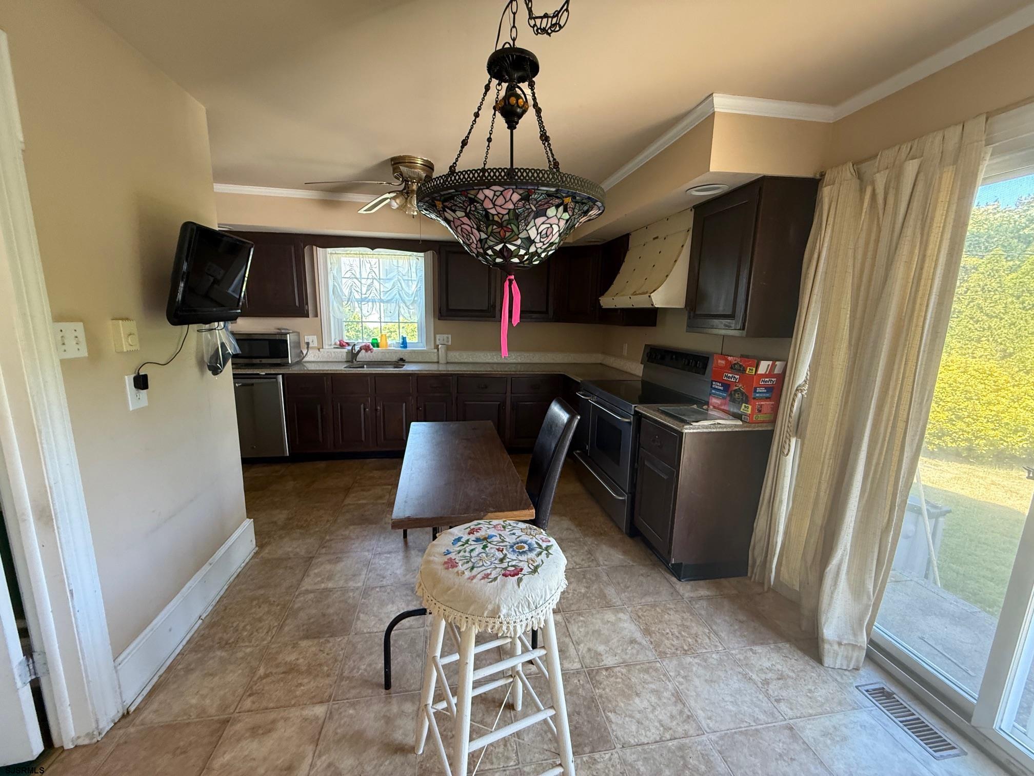 13 Fairway Avenue