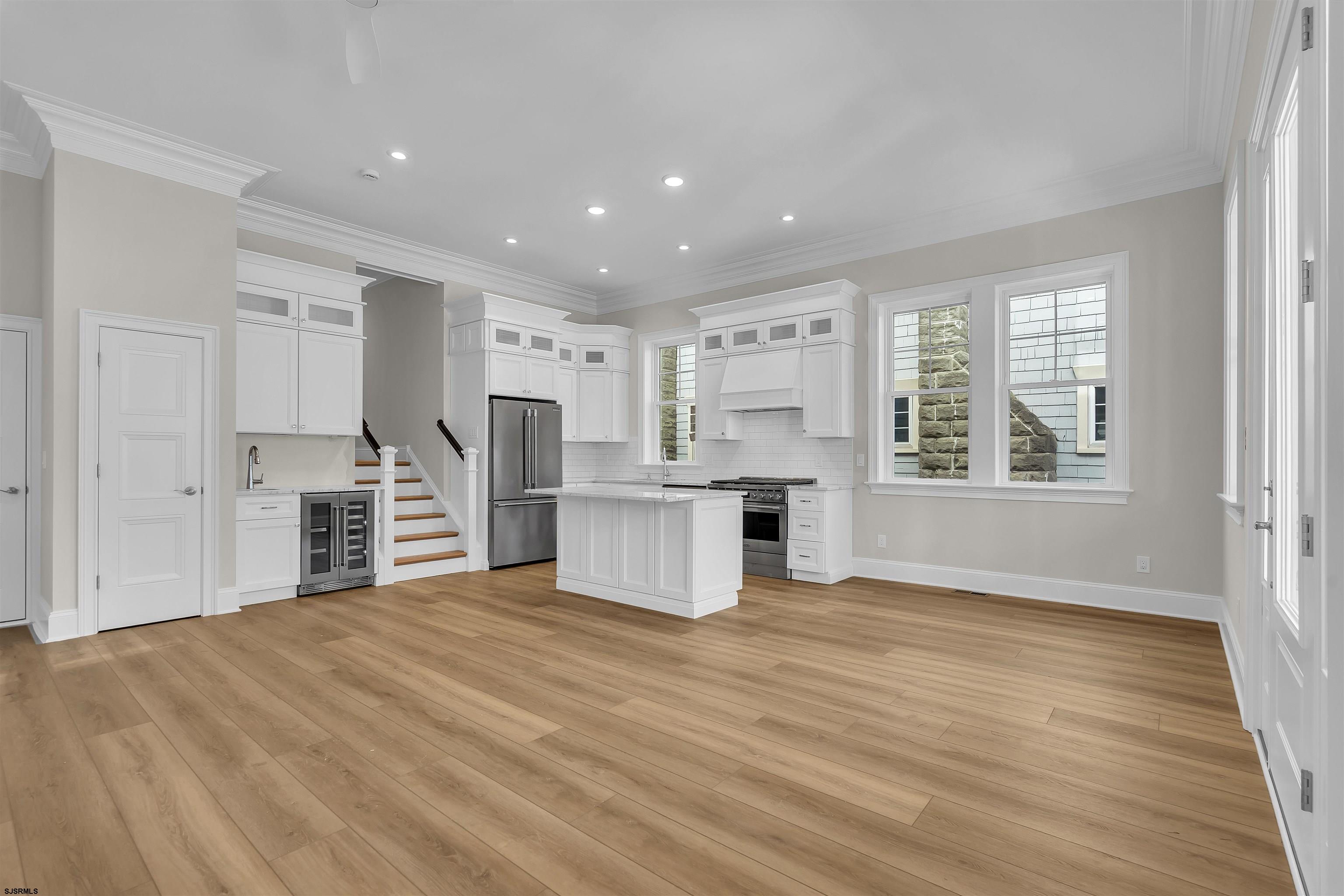 811 2nd Street - Picture 3