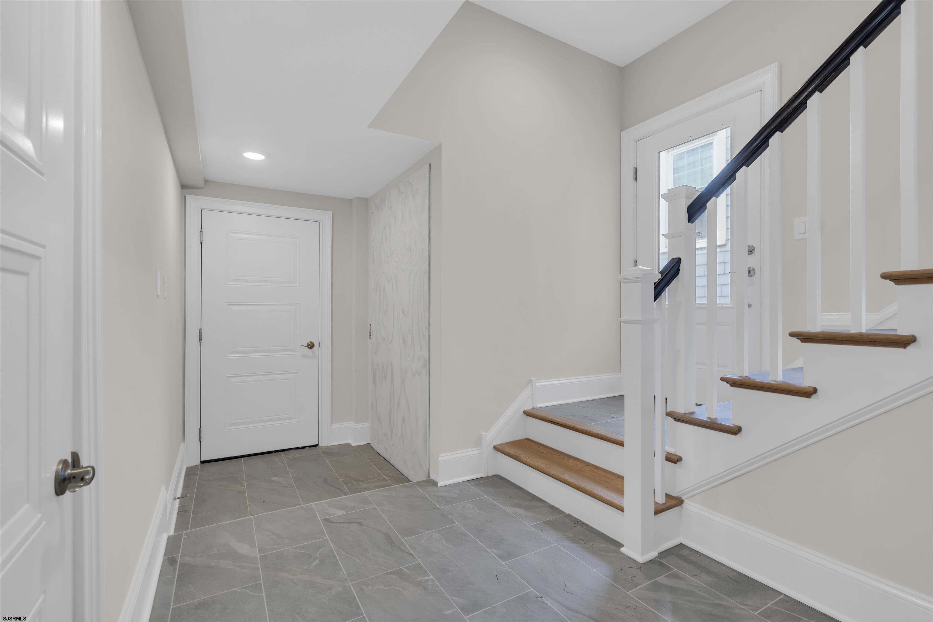 811 2nd Street - Picture 3