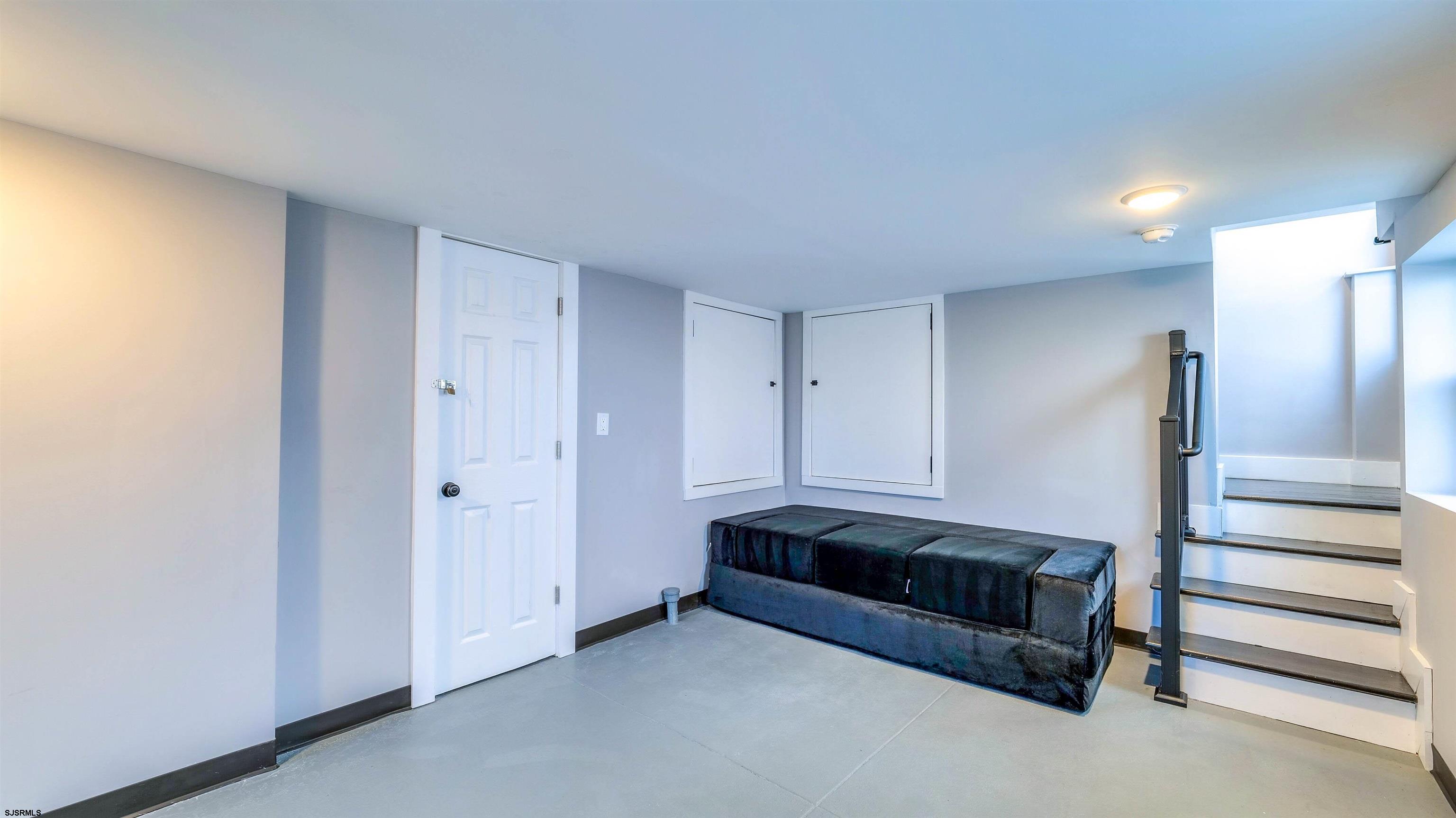 7 S Victoria Avenue
