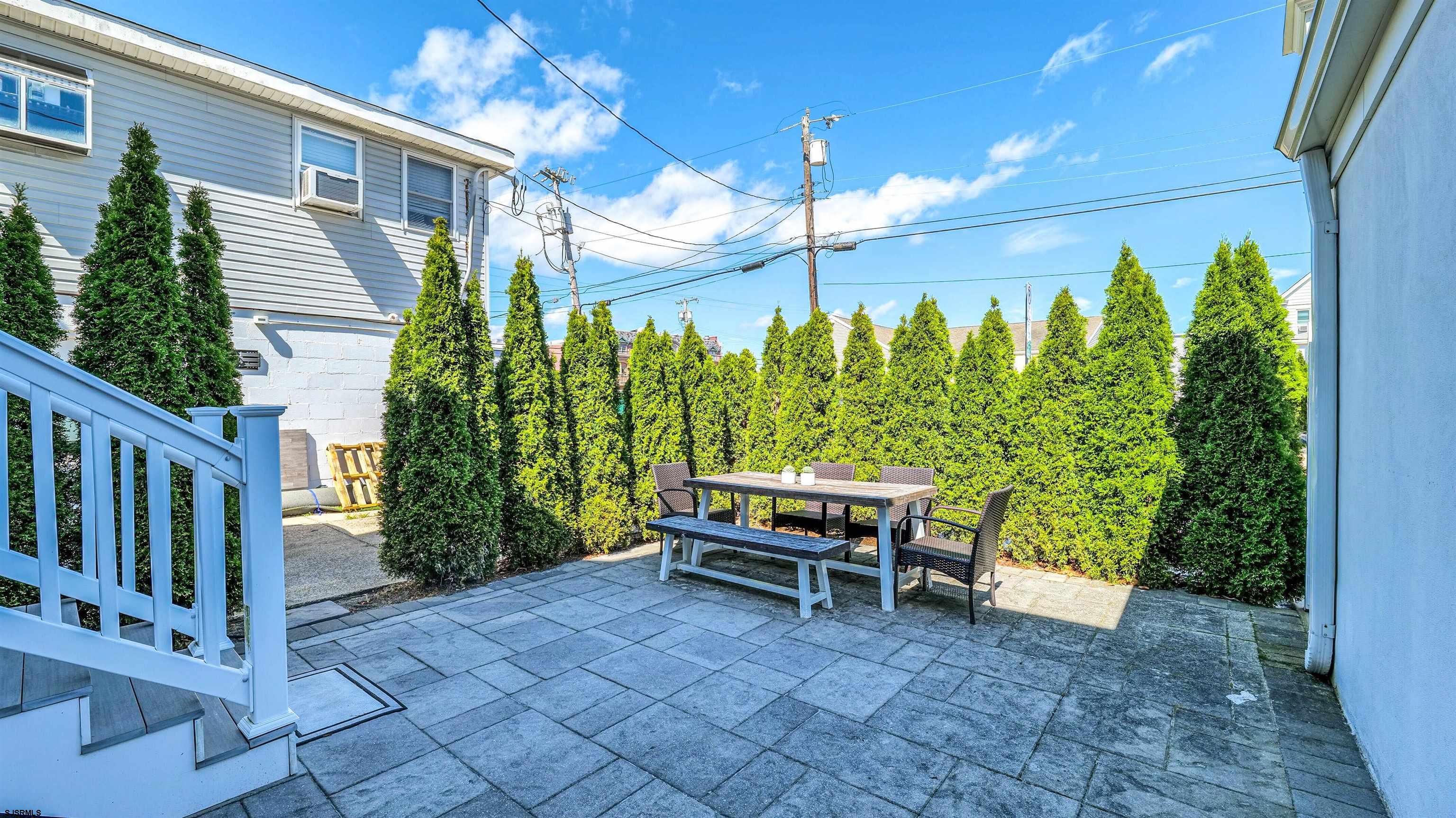 7 S Victoria Avenue