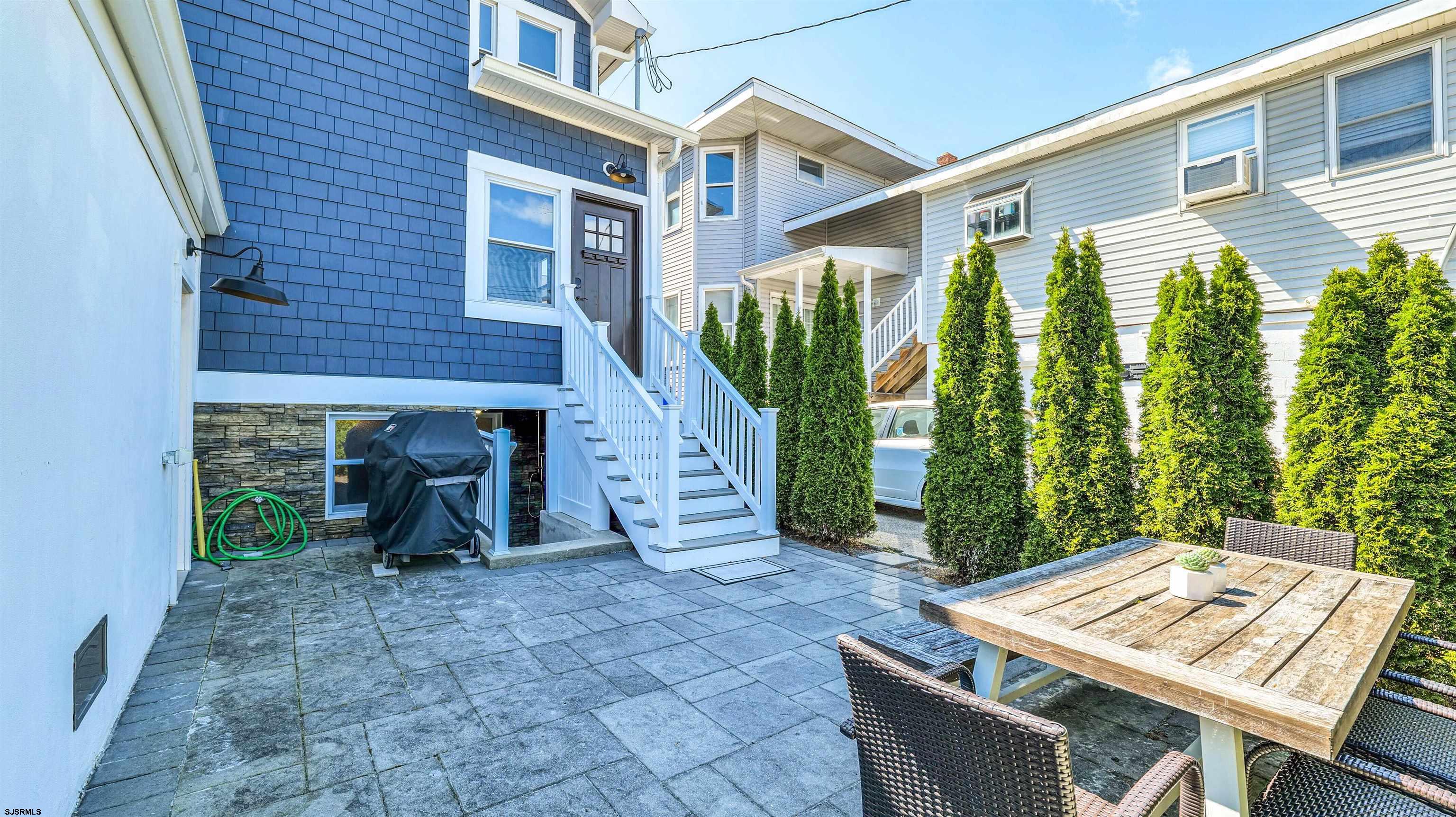 7 S Victoria Avenue