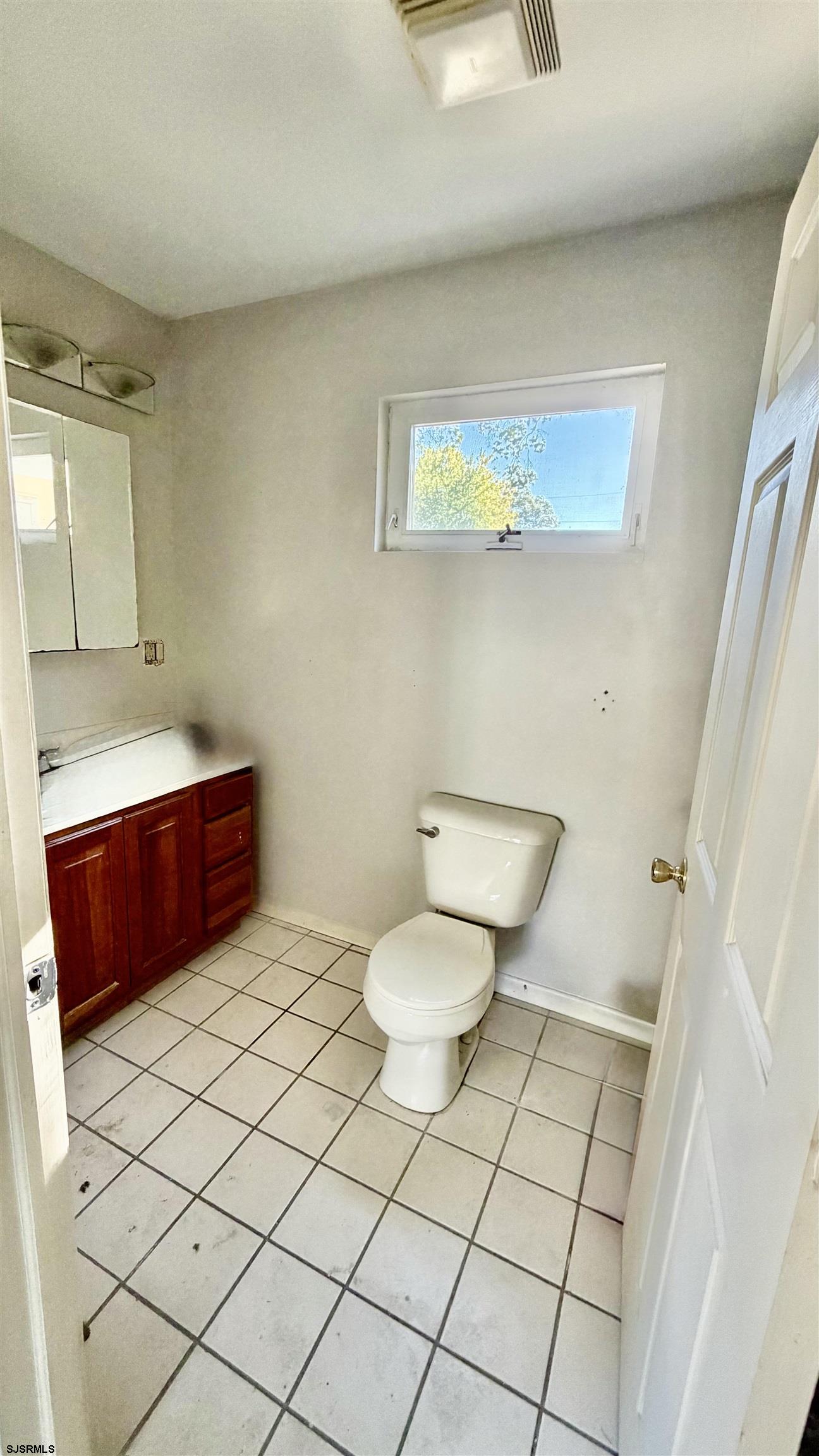 921 Oak Grove