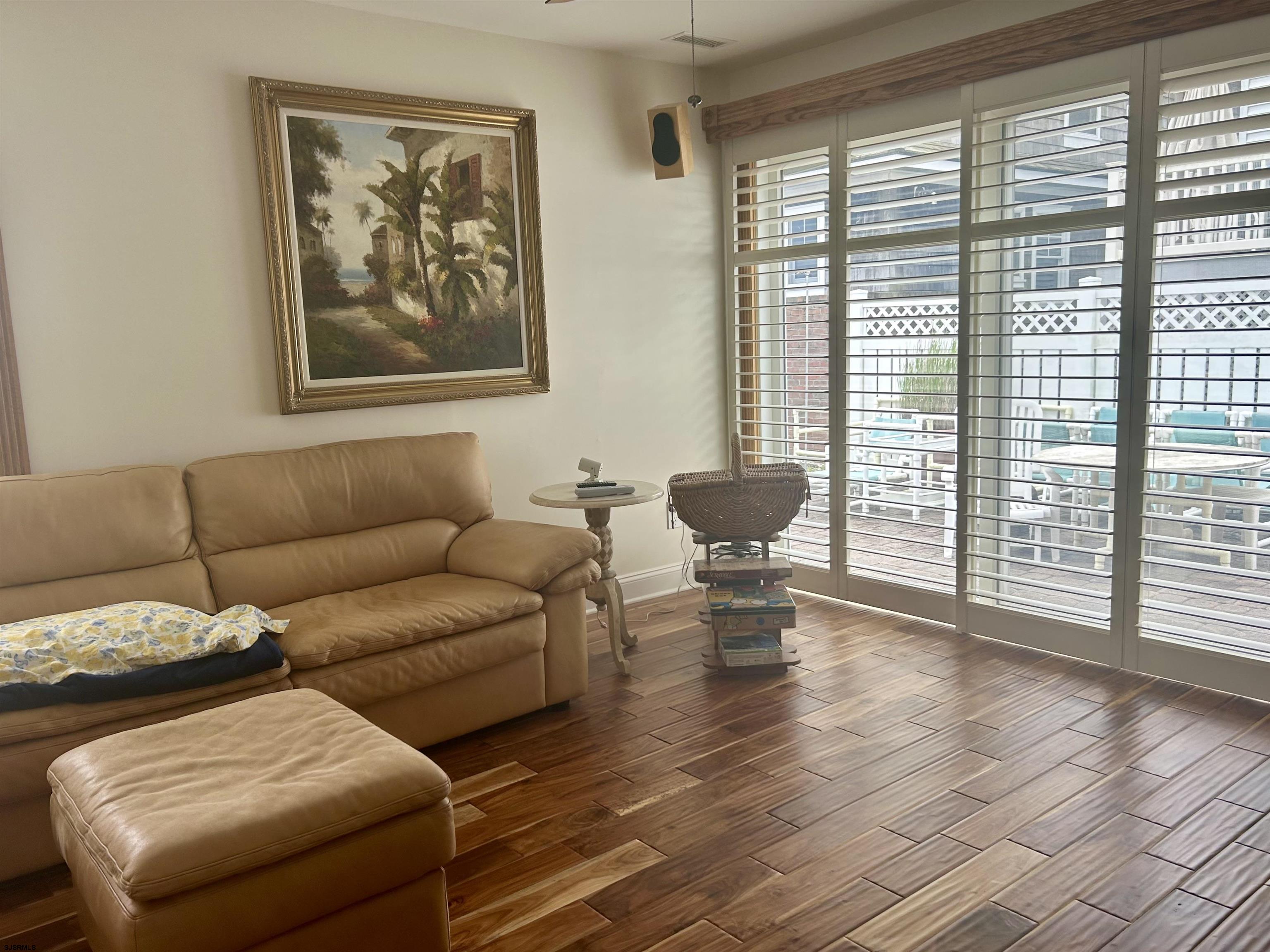 32 N Manor Avenue