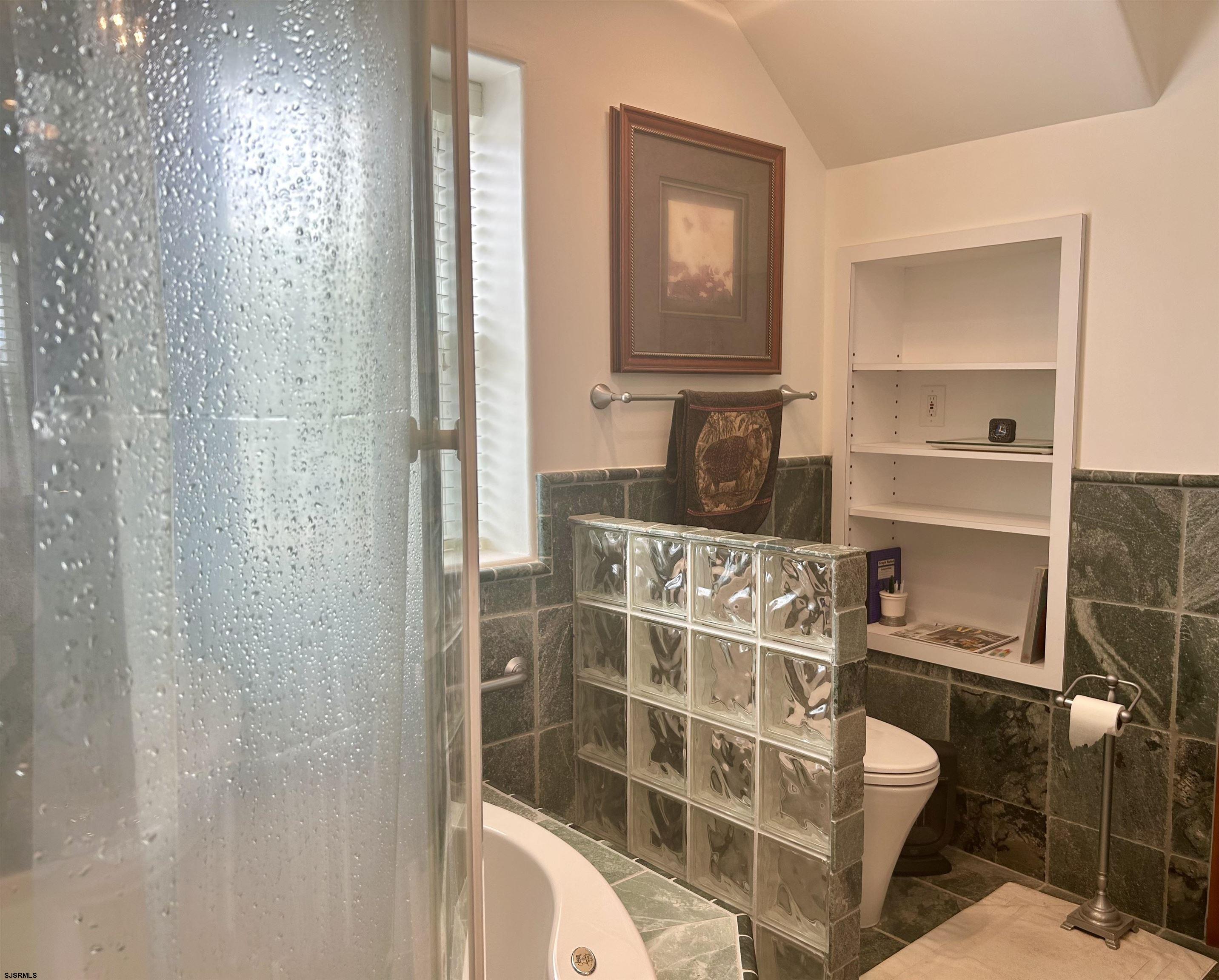 32 N Manor Avenue