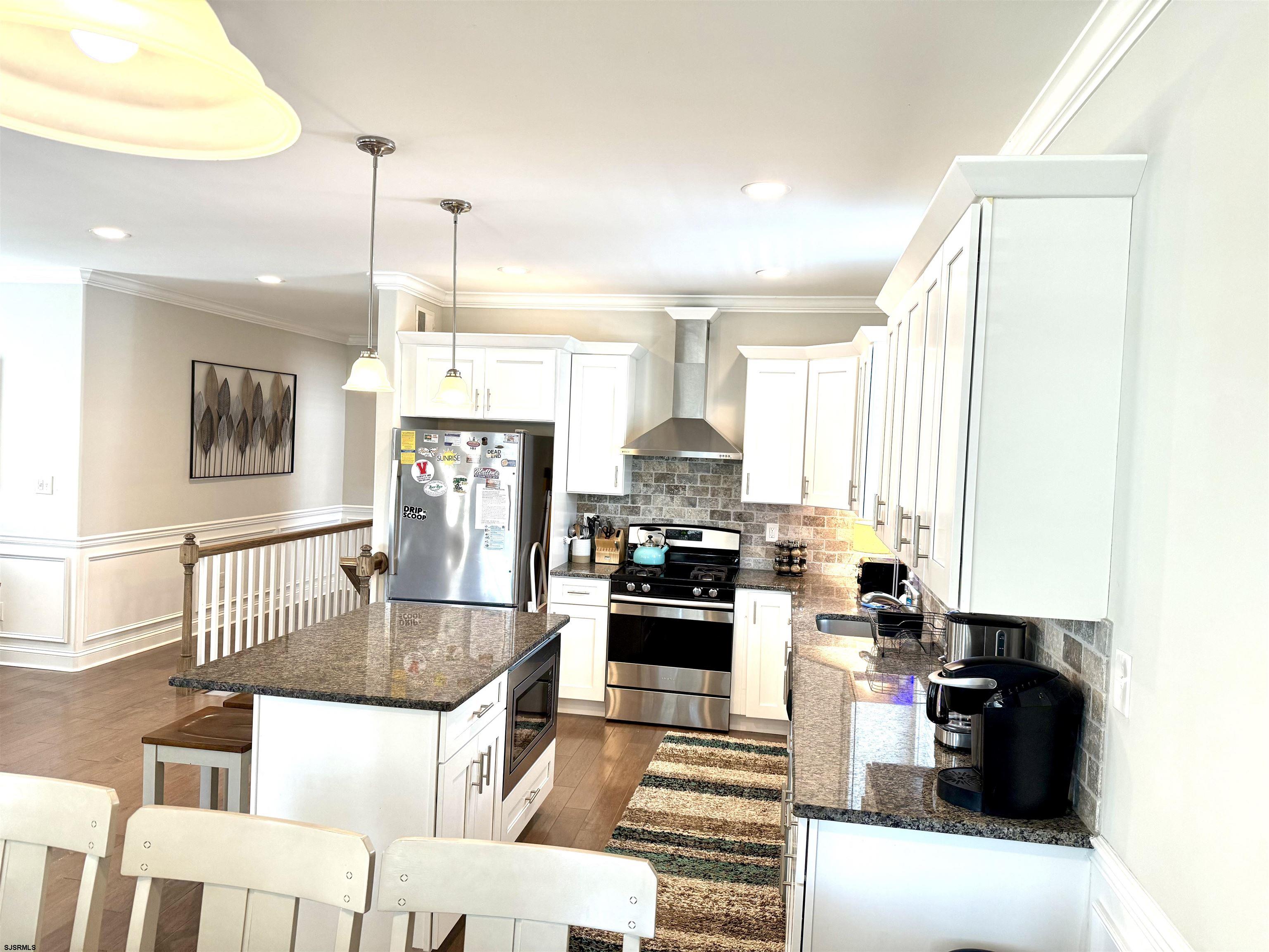 832 Wesley Avenue - Picture 2